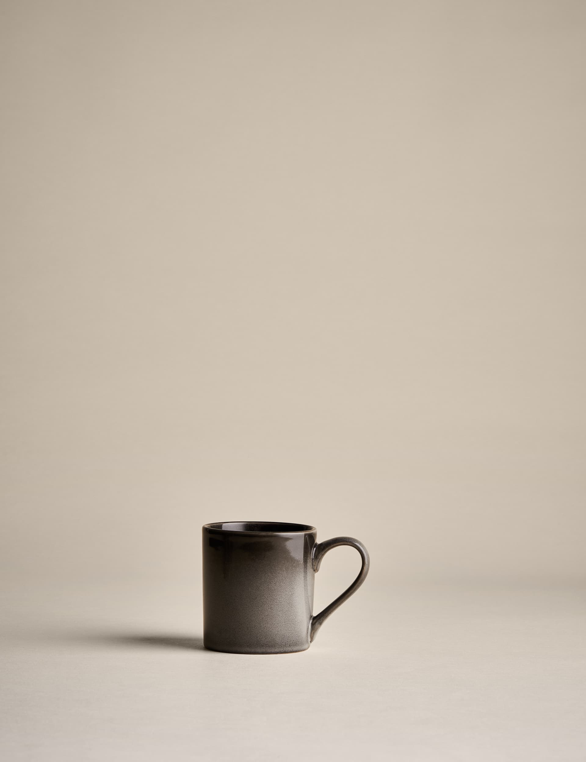 Amberley reactive mugs set of 4 (British brand)