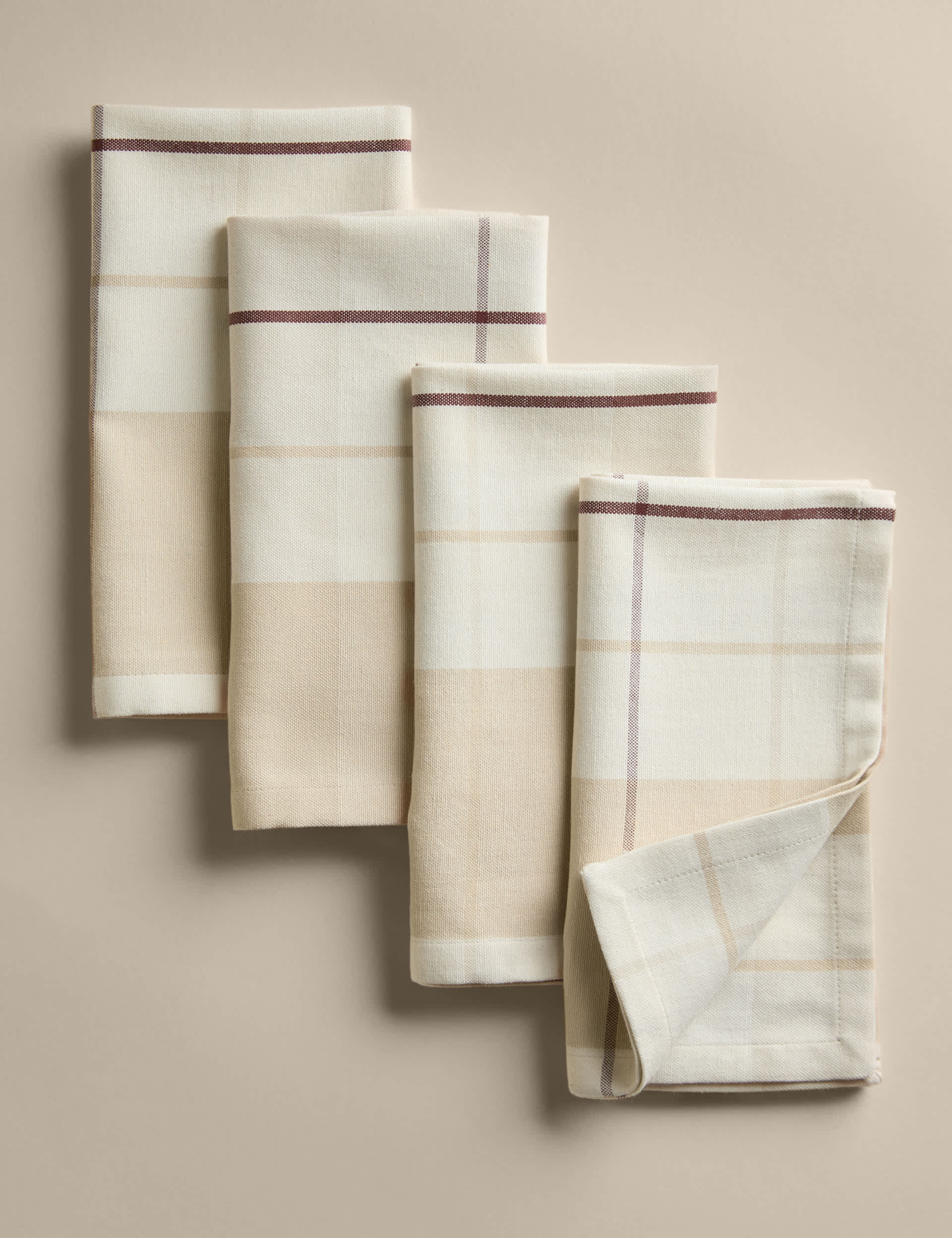 Set of 4 cotton rich checked napkins (British brand)