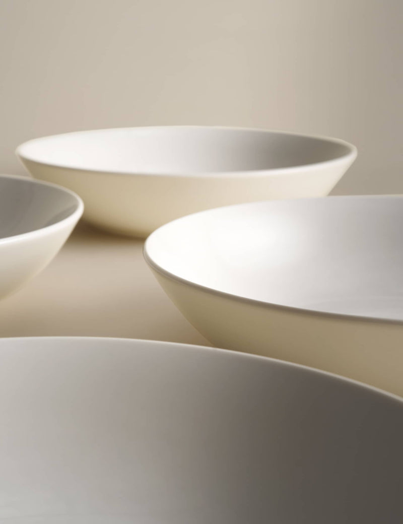 Set of 4 everyday porcelain pasta bowls (British brand)