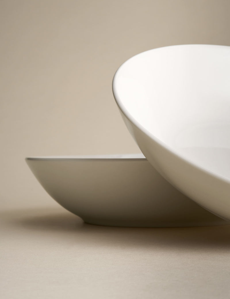 Set of 4 everyday porcelain pasta bowls (British brand)