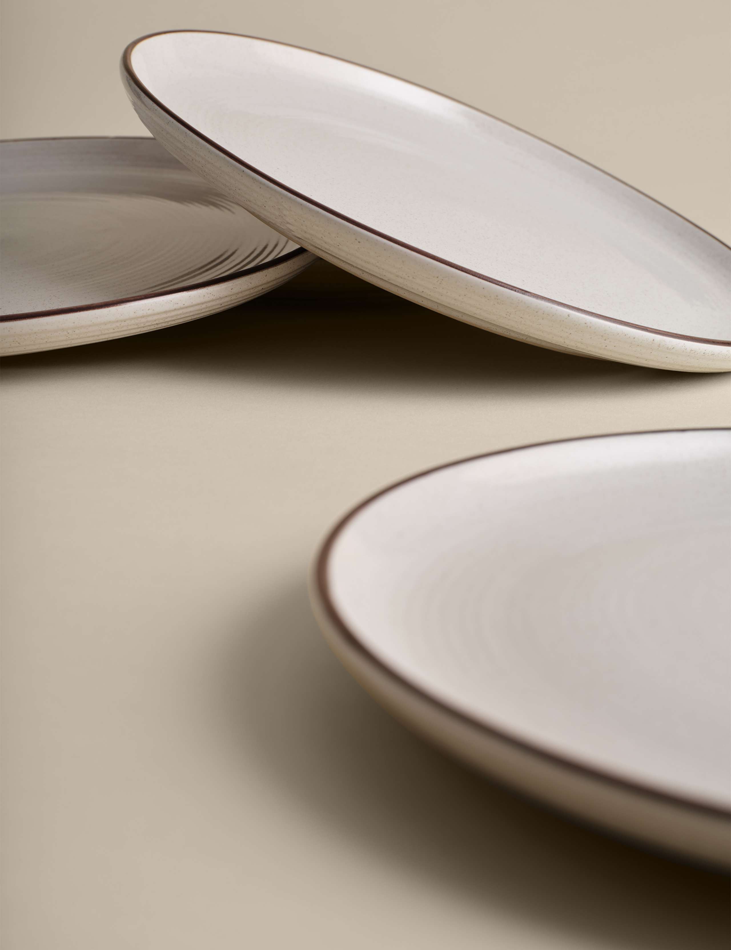 Dinner Plates Set of 4 Michigan Rim Style (British brand)