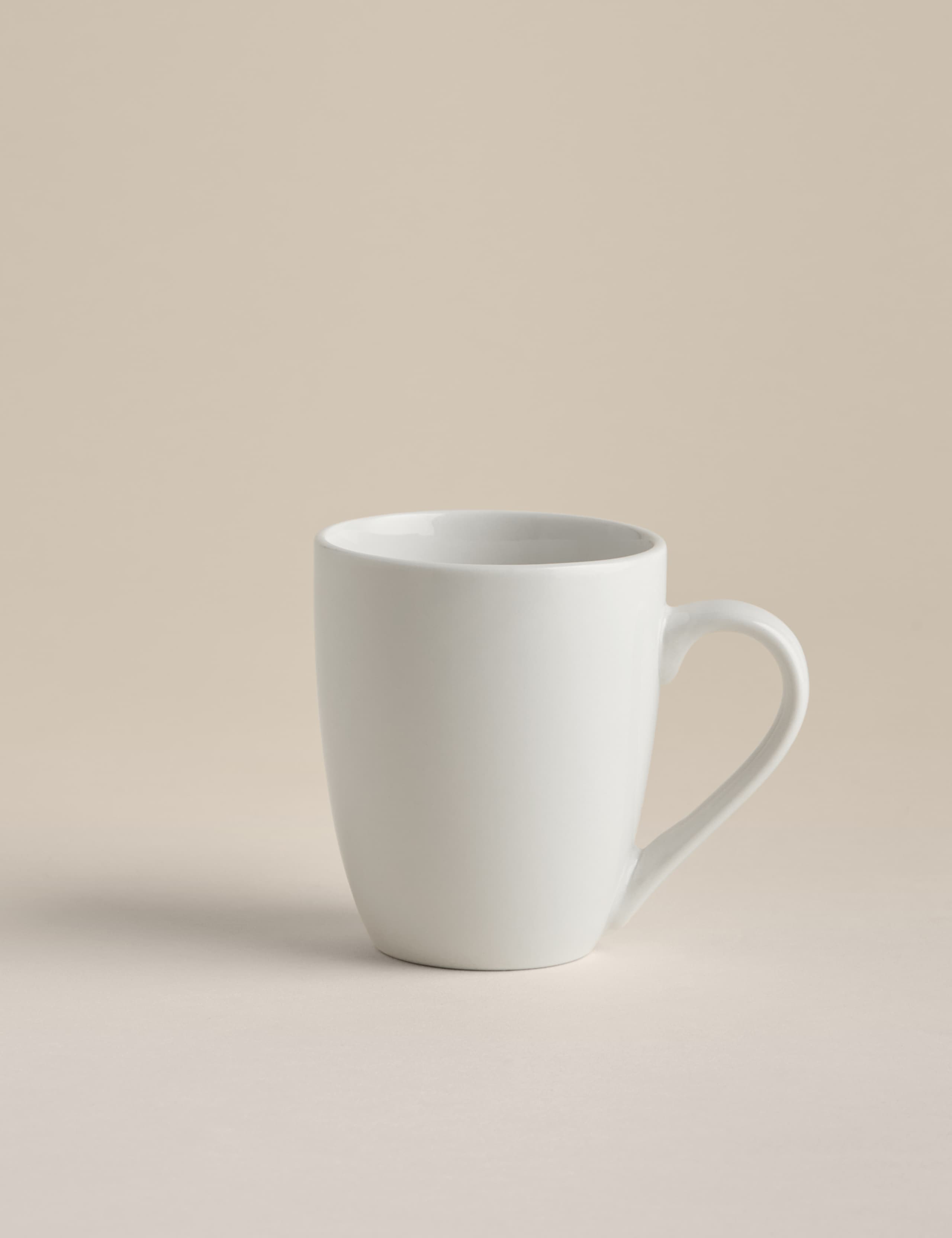 Set of 4 porcelain mugs (British brand)