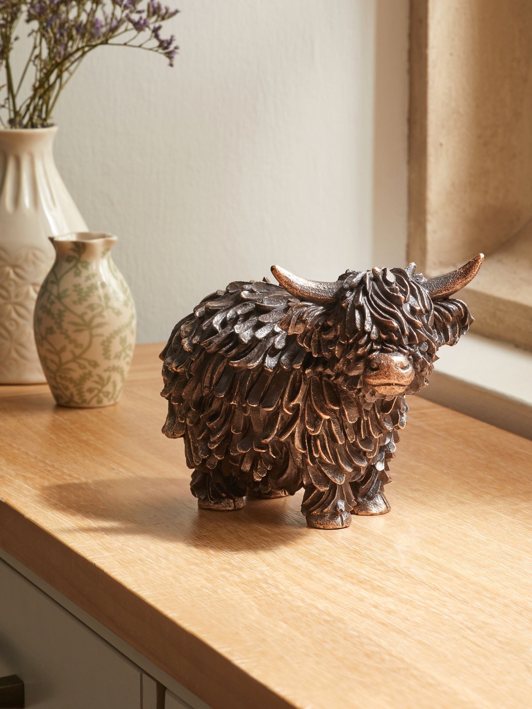 Bronze Hamish Highland cow small ornament - British product