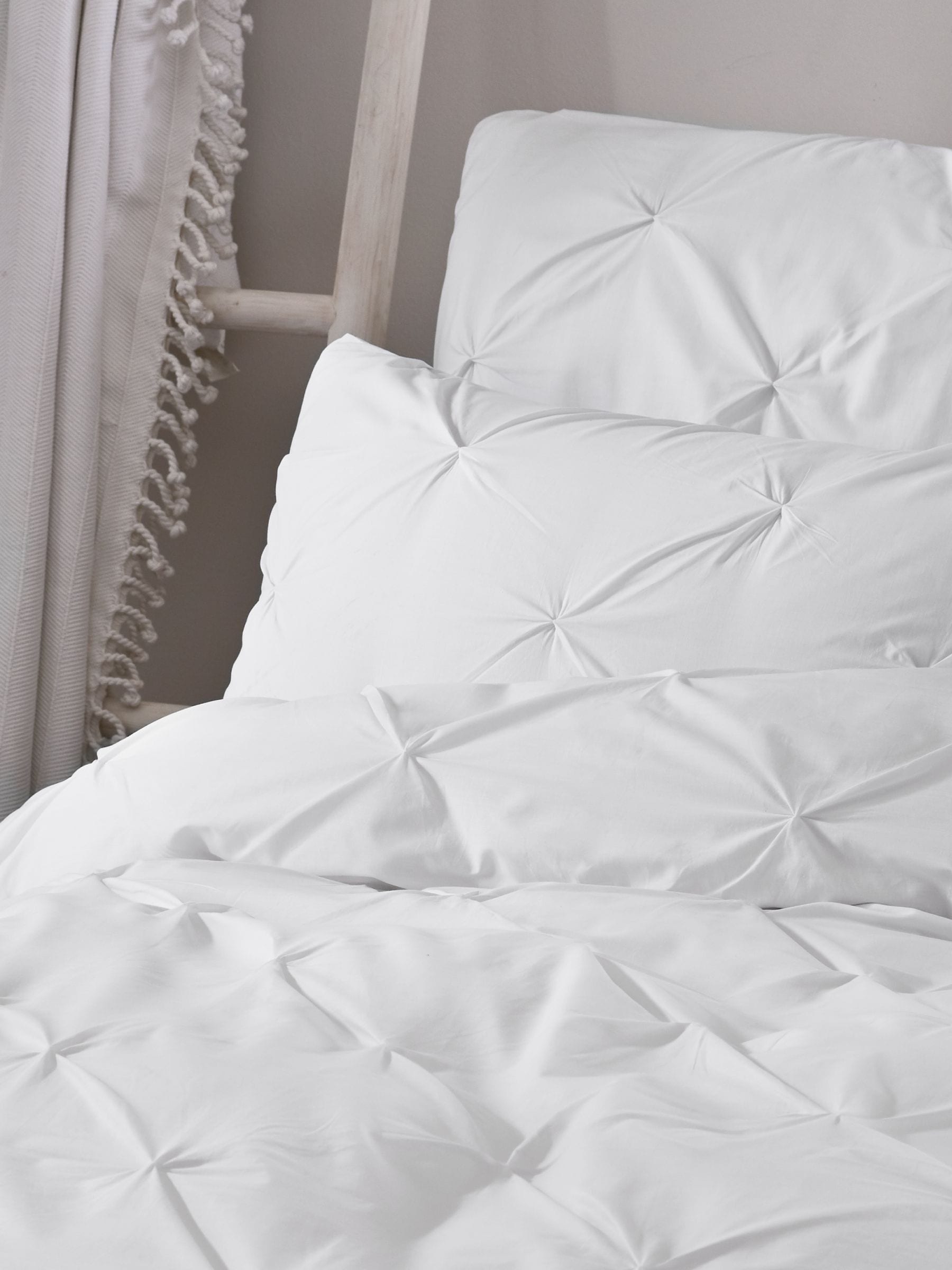 Serene White Lara duvet cover and pillowcase set (British brand)