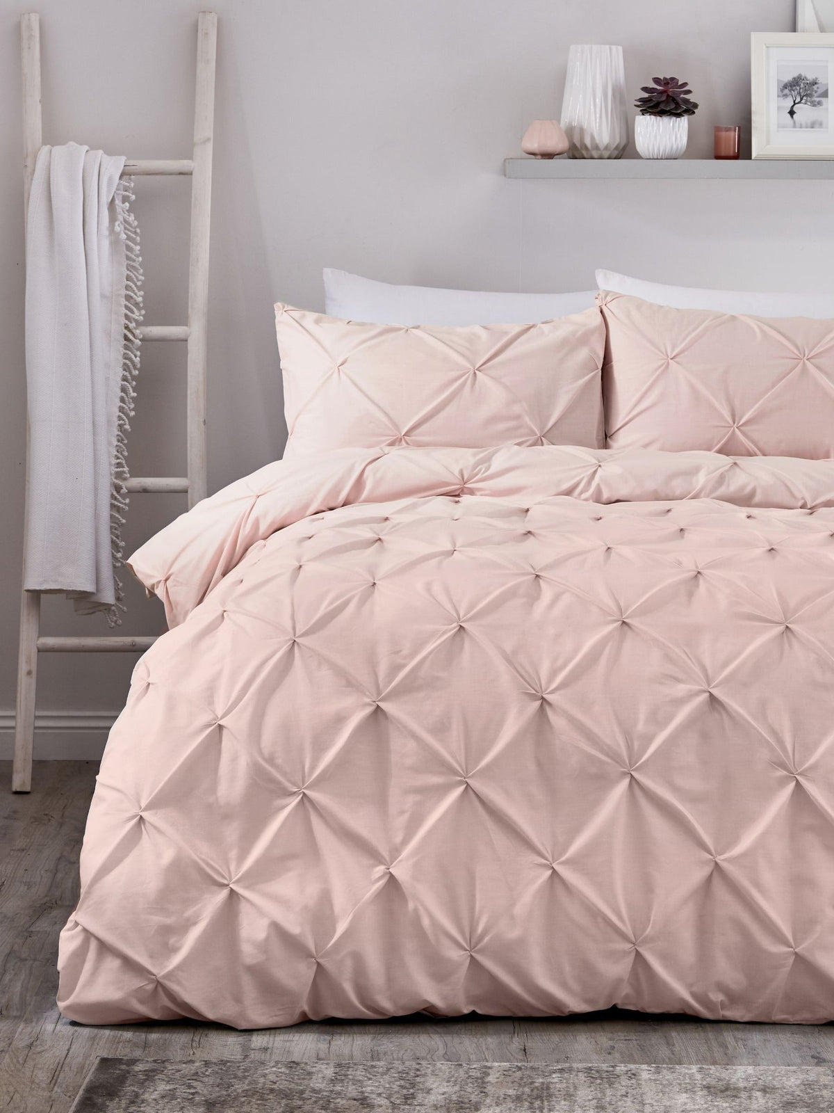 Serene Pink Lara duvet cover and pillowcase set (British brand)