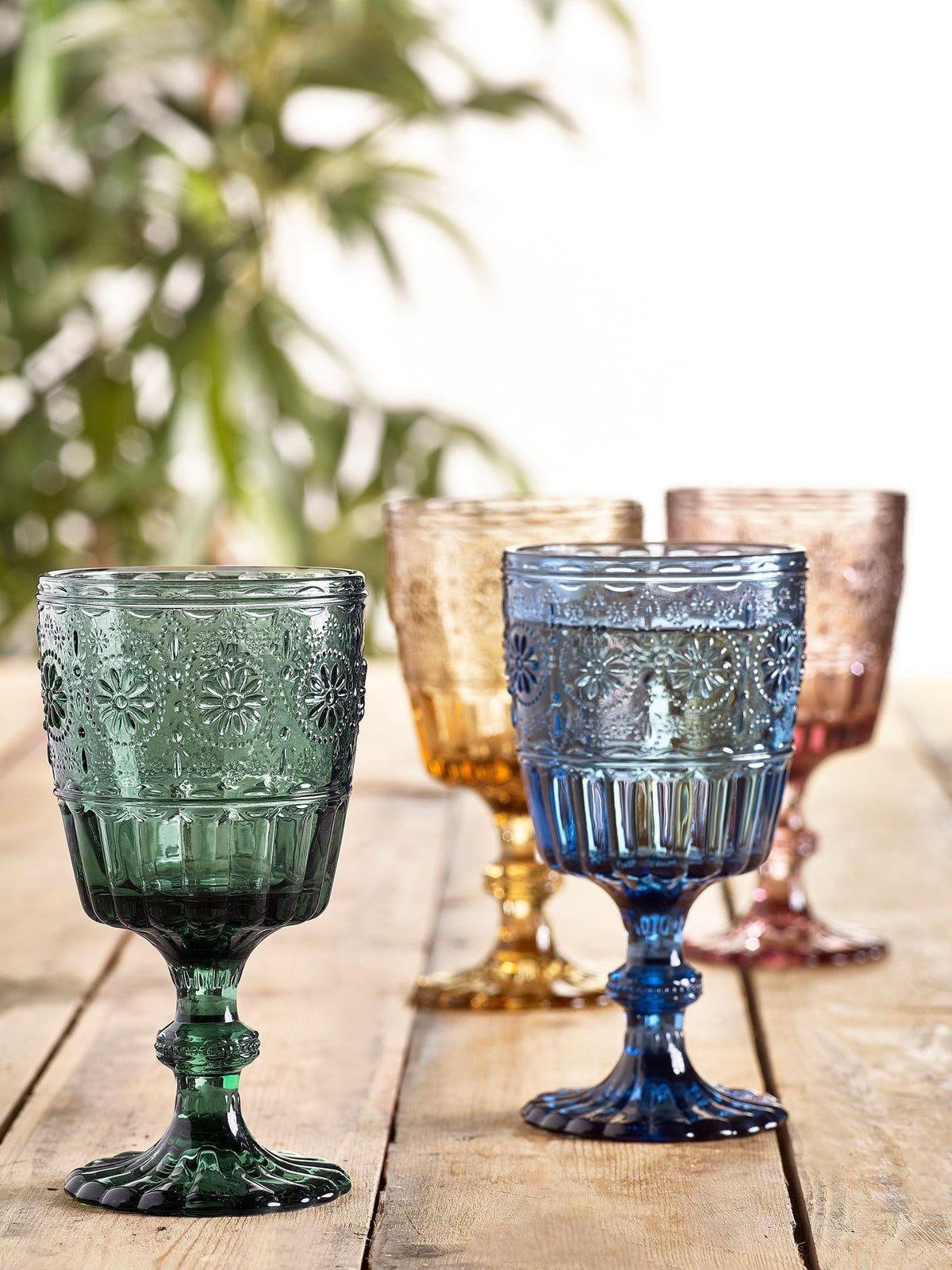 Set of 4 Multi Multi Claro Embossed Wine Glasses, imported from the UK