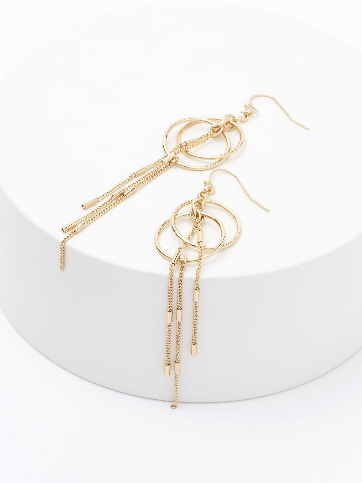 Gold tone circle chain drop earrings, UK version