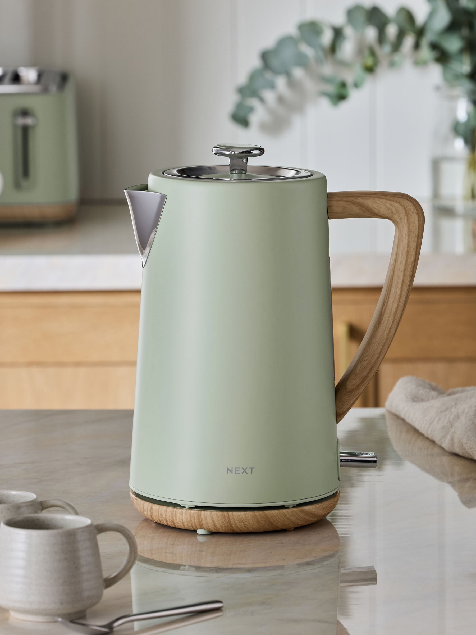 Sage Green Bronx electric kettle 1.7L (British brand)