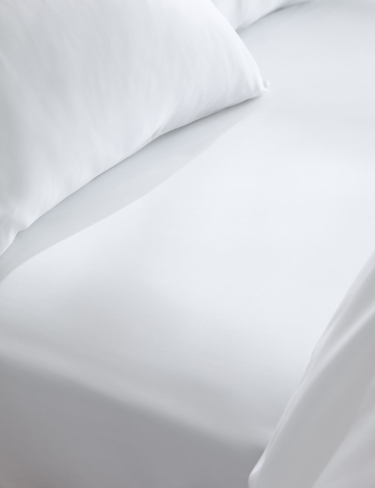 Multi-Depth Fitted Sheet in lyocell, imported from the UK