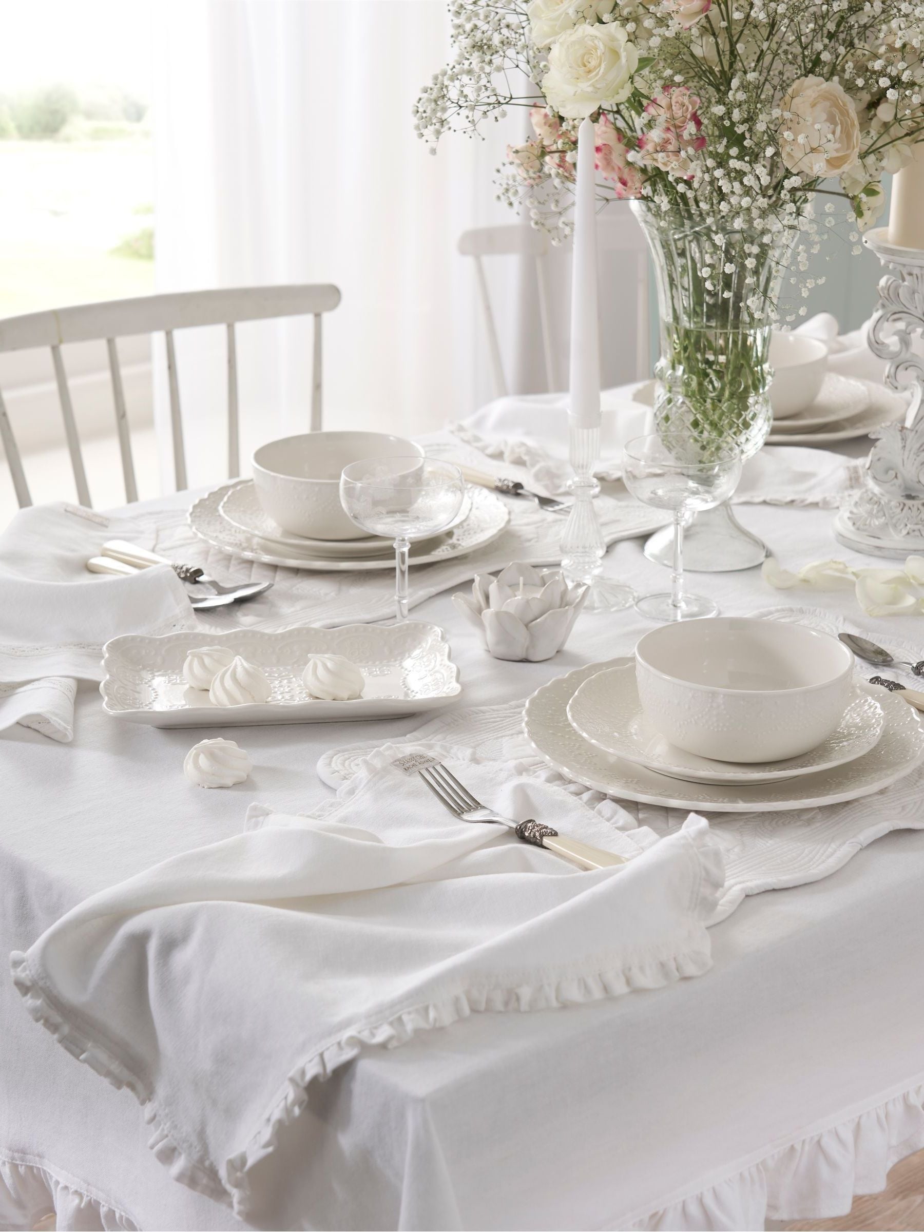 Shabby Chic by Rachel Ashwell® Metal 16 Piece Cutlery Set