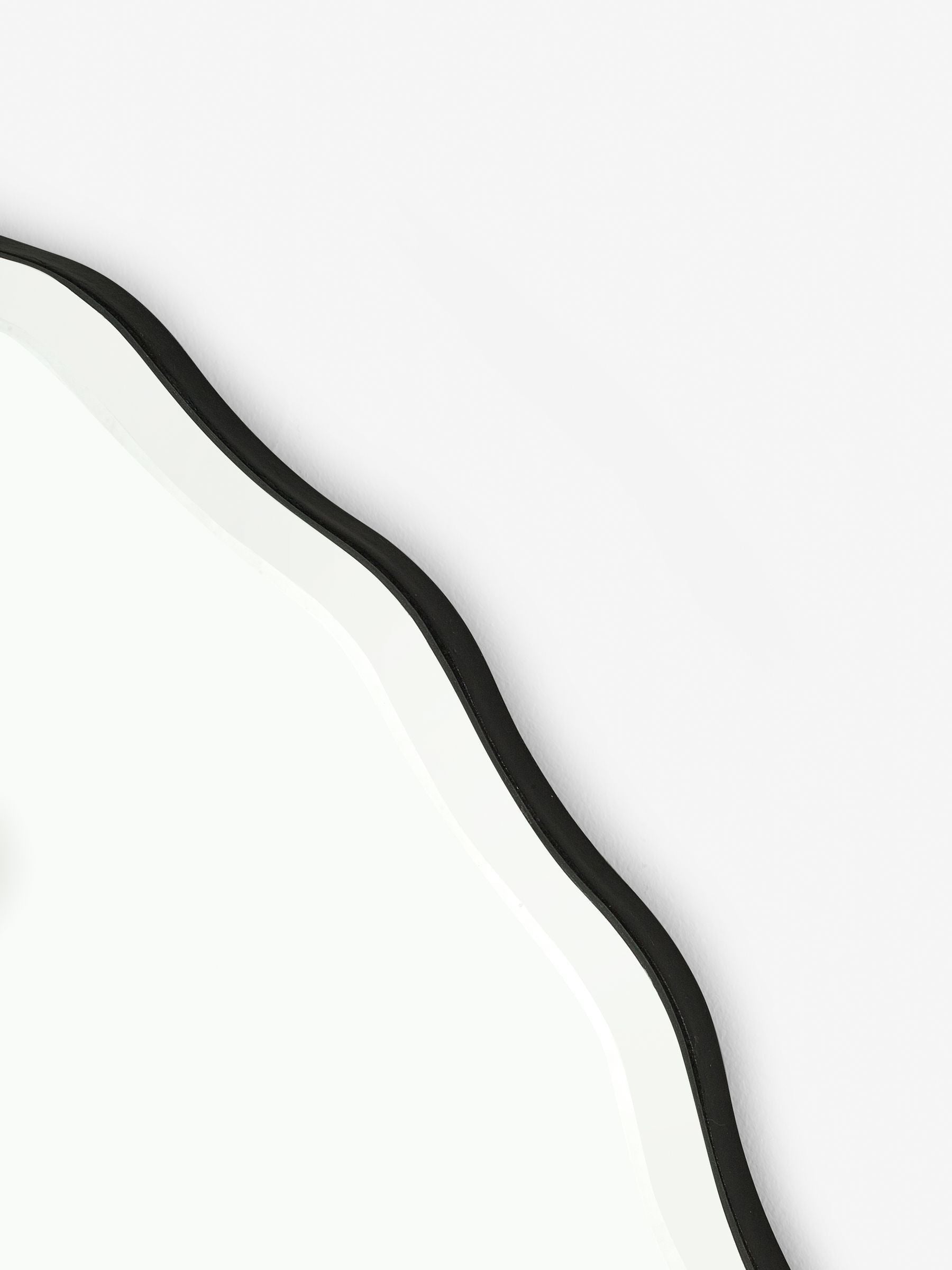 Clear scalloped round wall mirror 60x60cm - British product