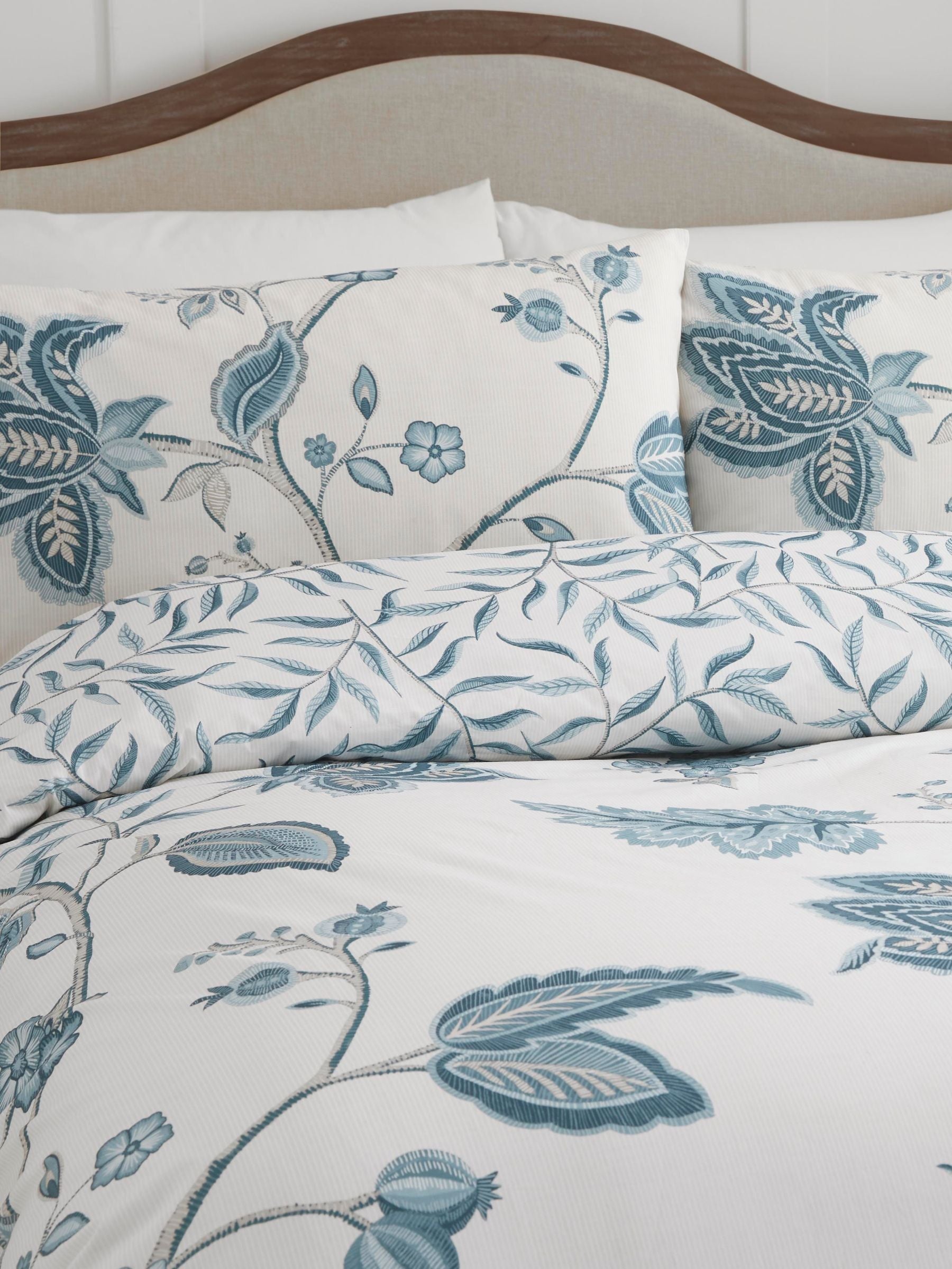 Dreams & Drapes Green Samira duvet cover and pillowcase set - British product