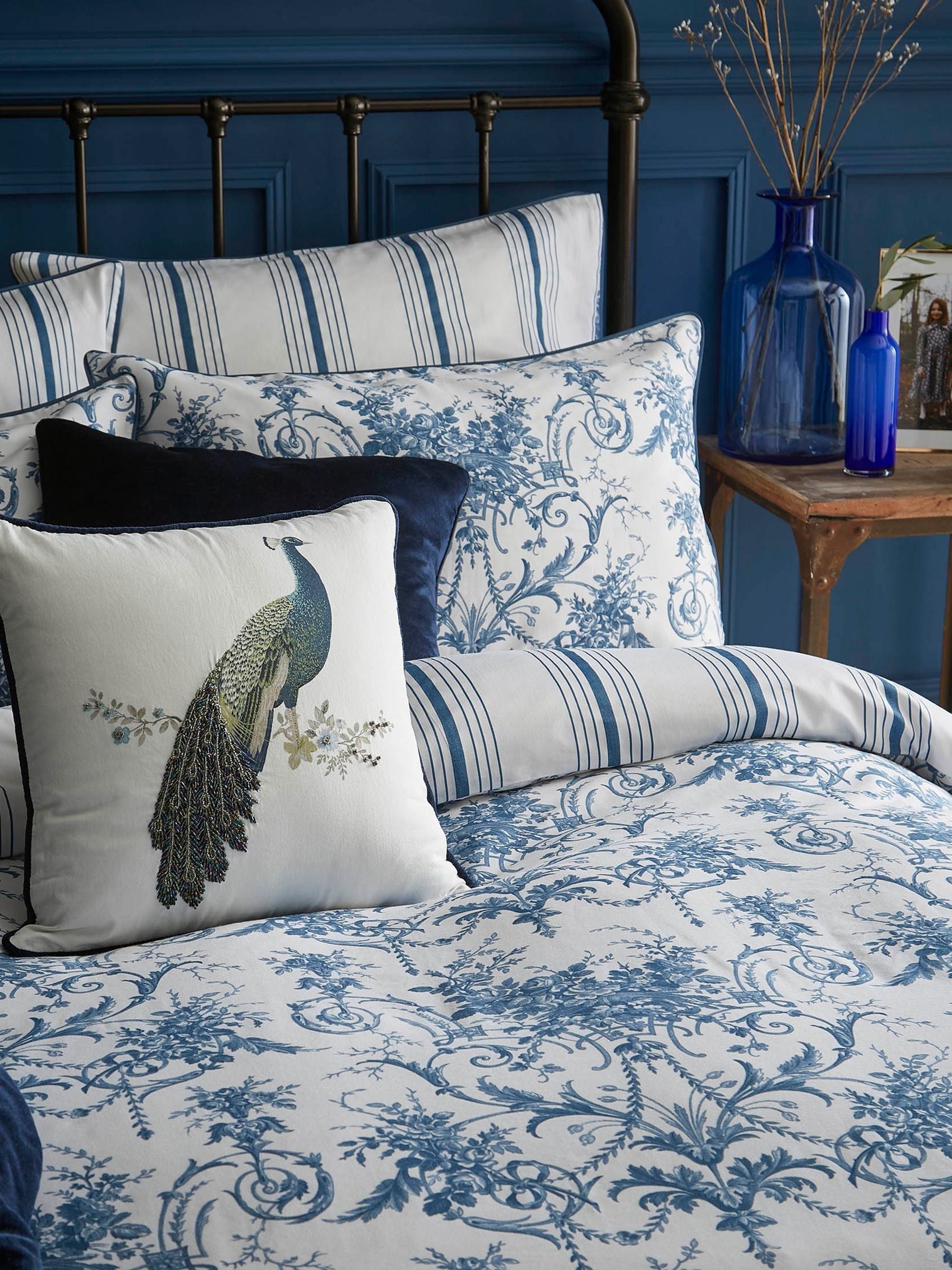 Laura Ashley Blue Midnight Reversible 100% Cotton Sateen 200 Thread Count Tuileries Duvet Cover and Pillowcase Set