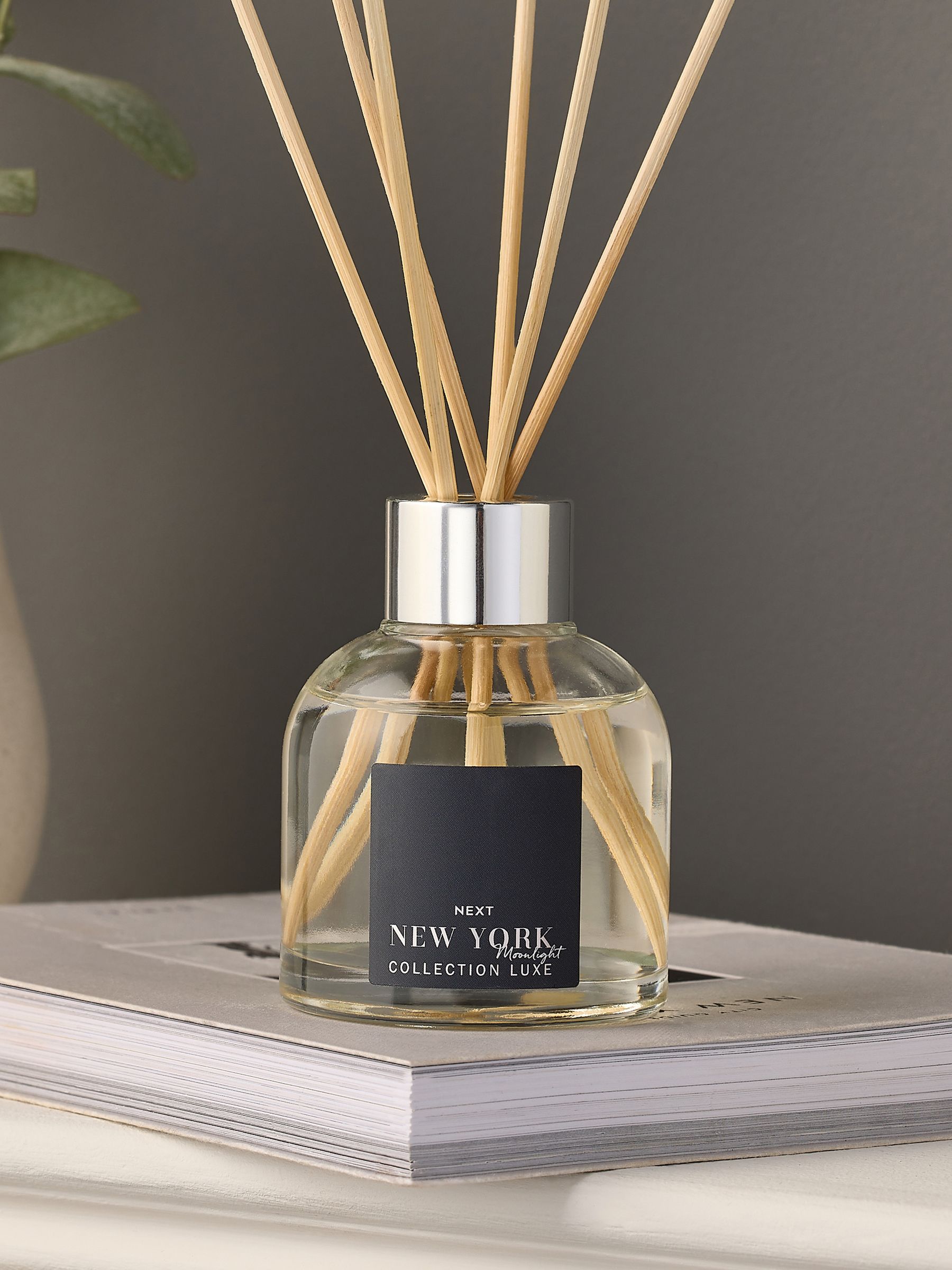Collection Luxe New York Moonlight Amber & Jasmine reed diffuser 60ml - British product