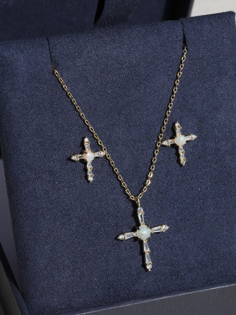 Inicio gold cubic zirconia opal cross set 17'' chain, UK version