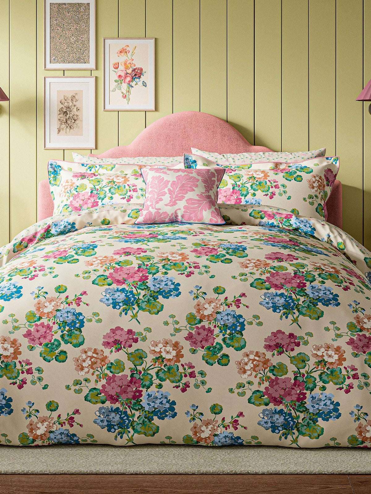 Land & Shore Multi Lori floral duvet set, UK version