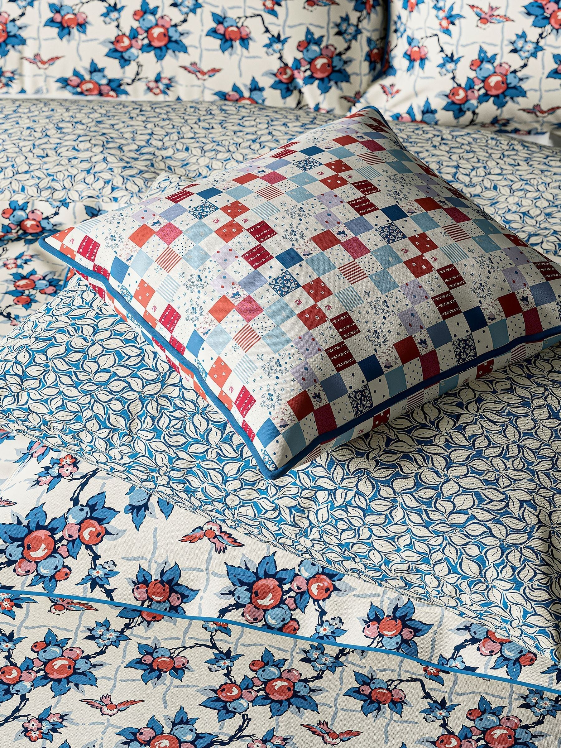 Land & Shore Blue Red Grove duvet set, UK version