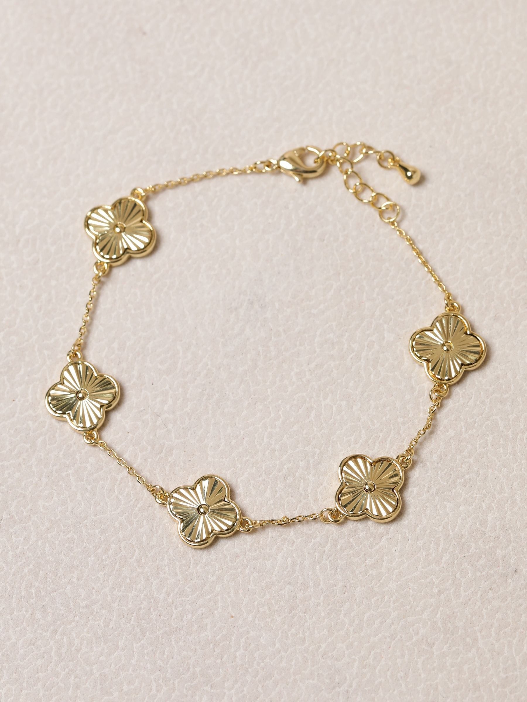 Diamond Cut Clover Gold Plated Bracelet 8-inch Chain