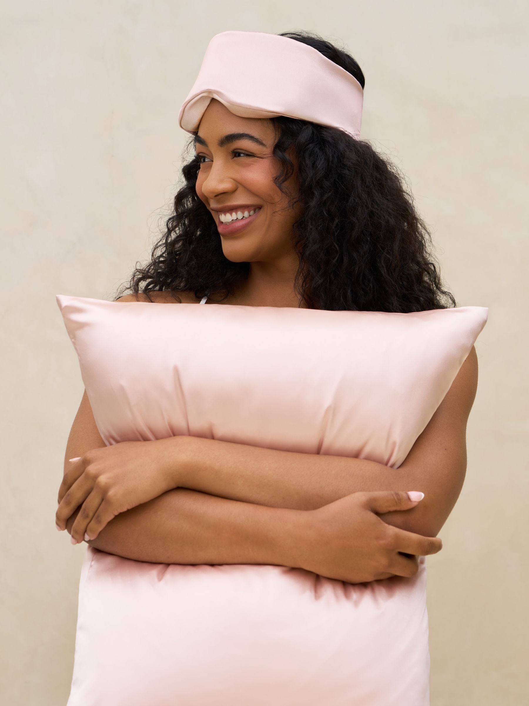 Kitsch Contour Pillow Eye Mask, UK version