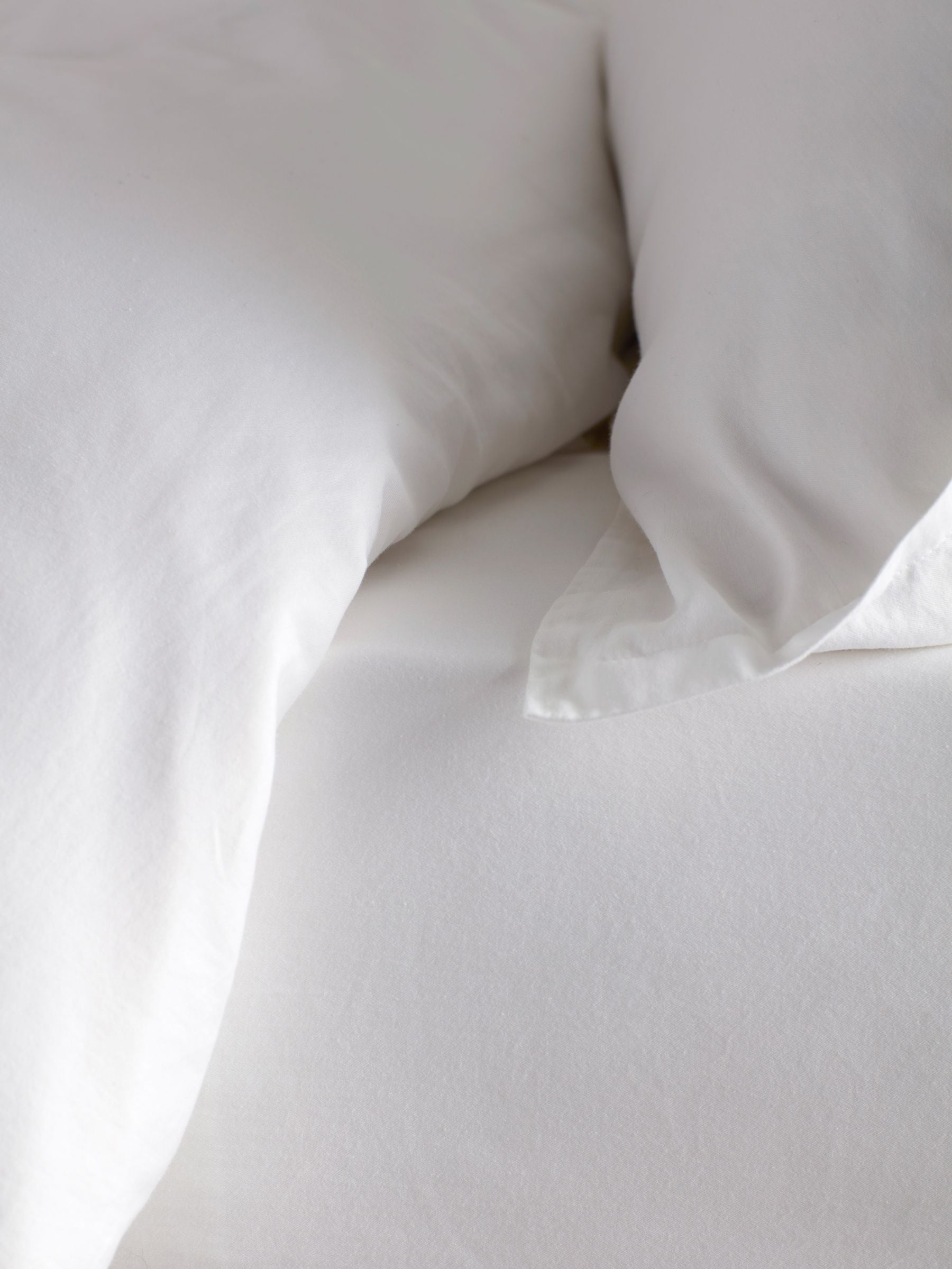 Secret Linen Store White Super Soft duvet cover (British brand)
