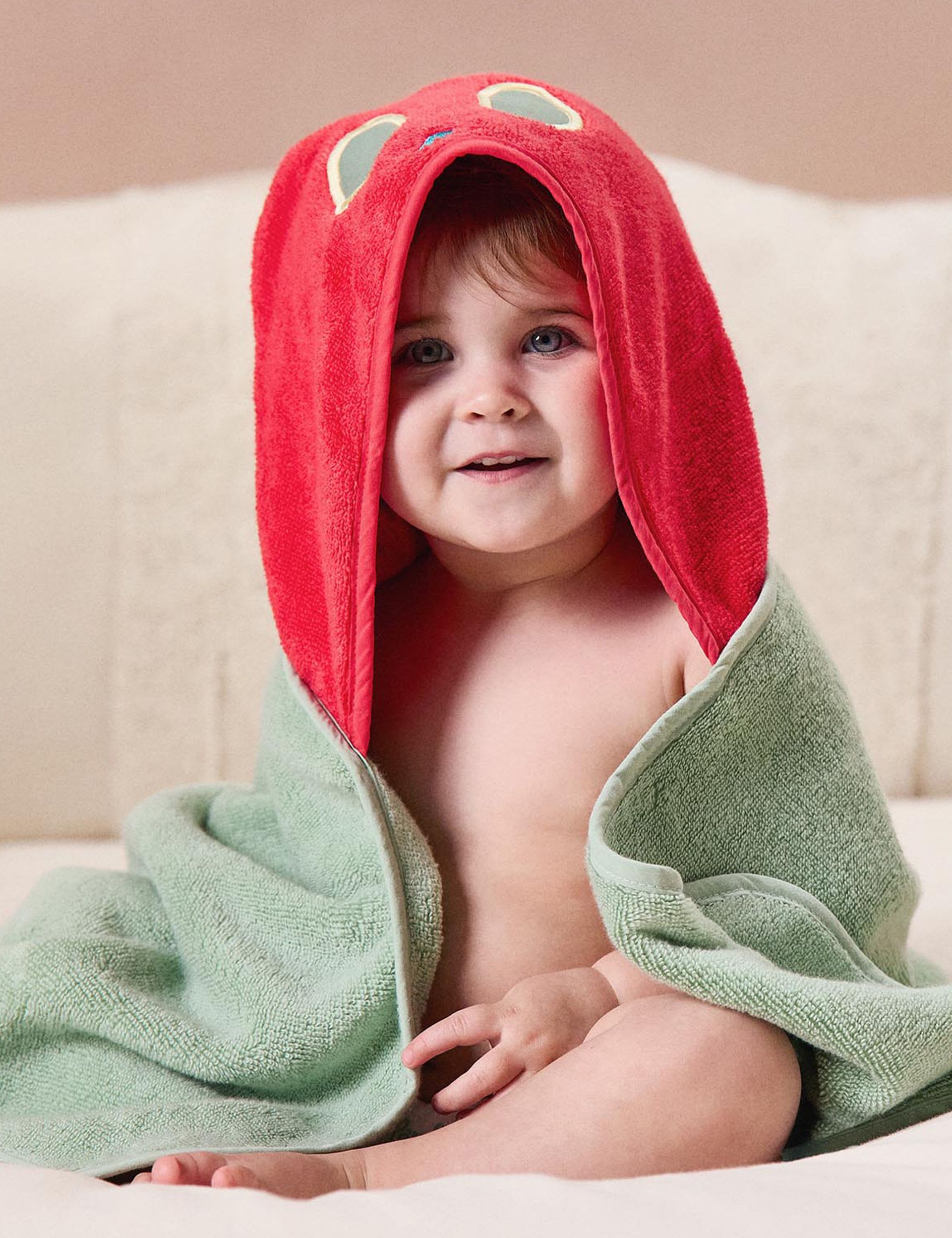 MORI Very Hungry Caterpillar hooded towel (British brand)