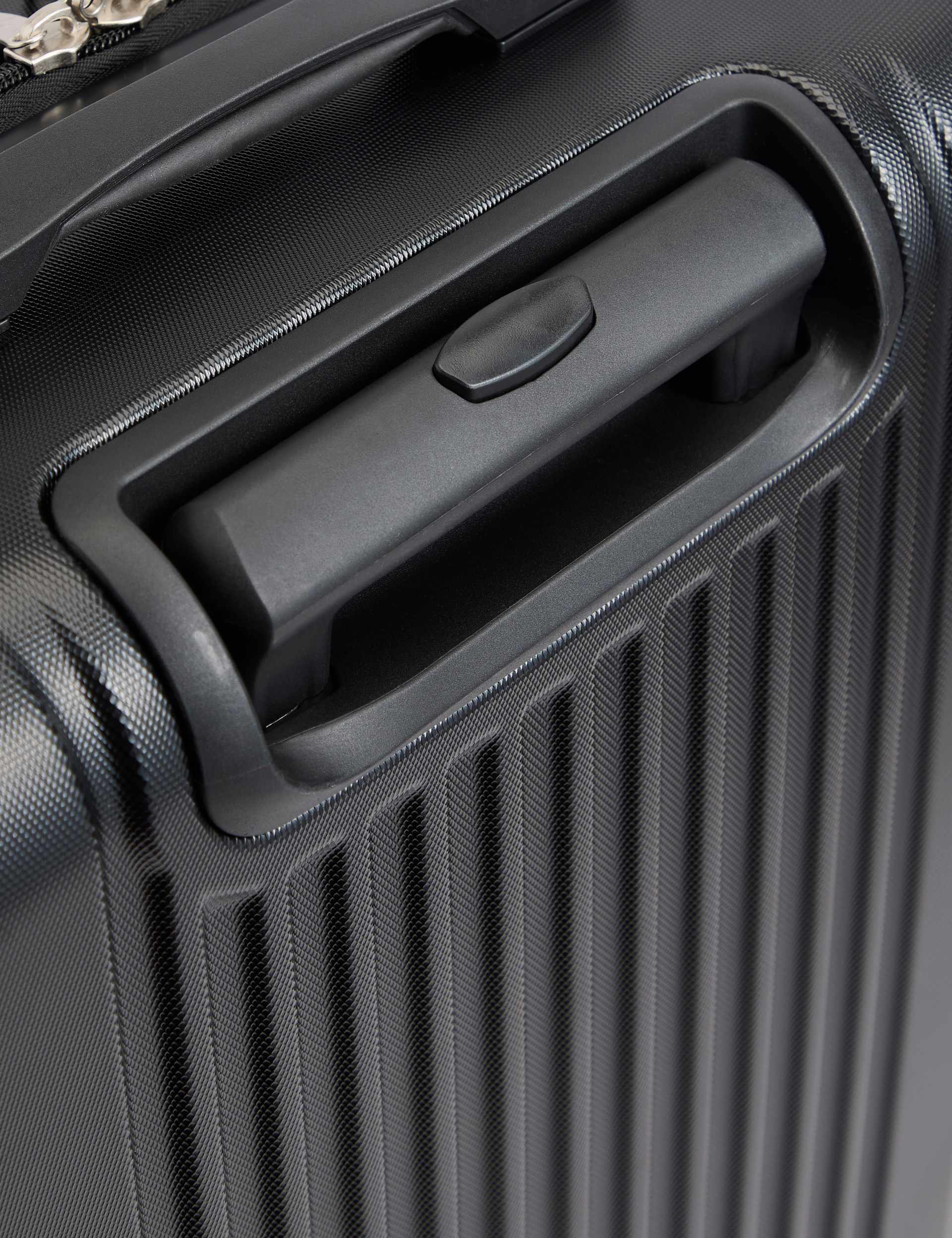 Vienna 4 wheel hard shell medium suitcase (British brand)