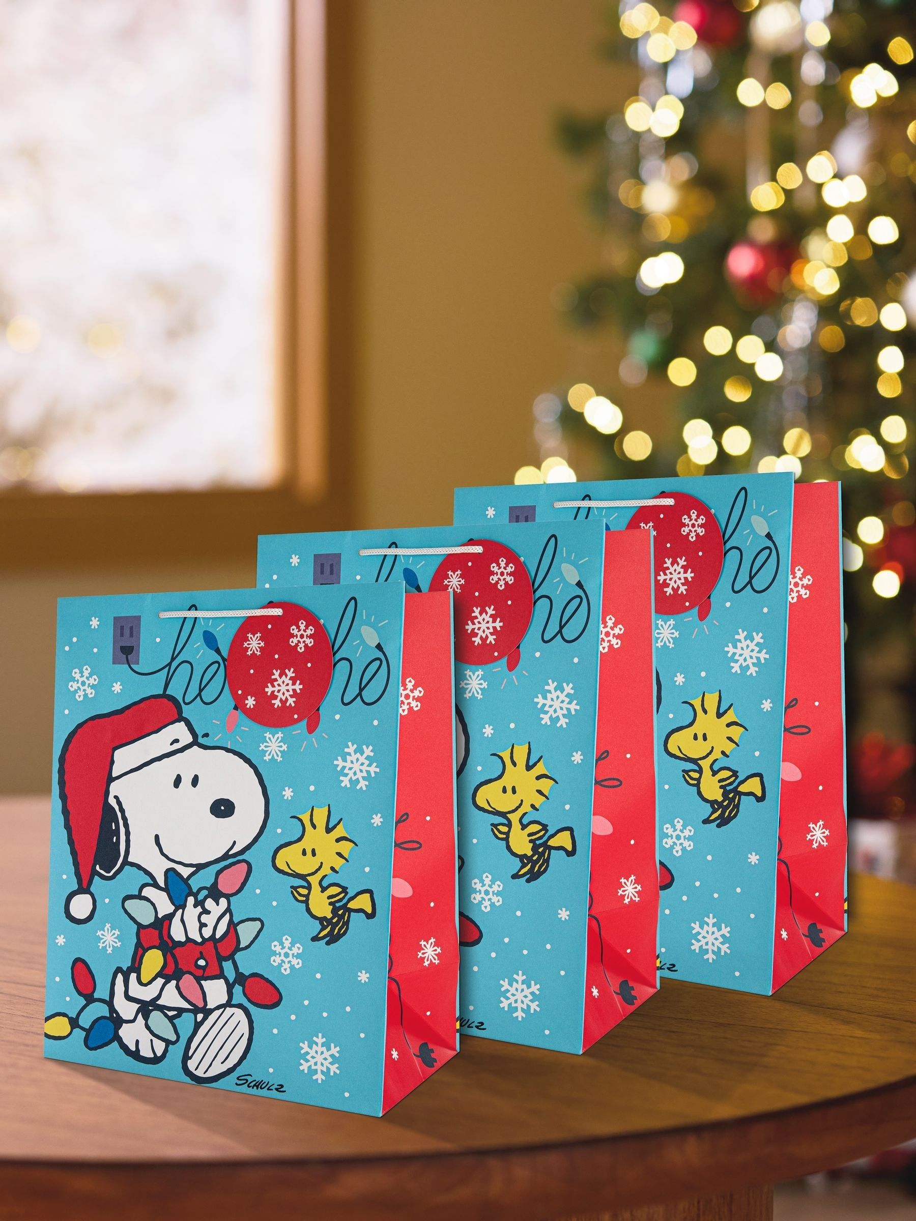 Set of 3 Large Christmas Gift Bags with Knitted Handles and Snowflake Gift Tags