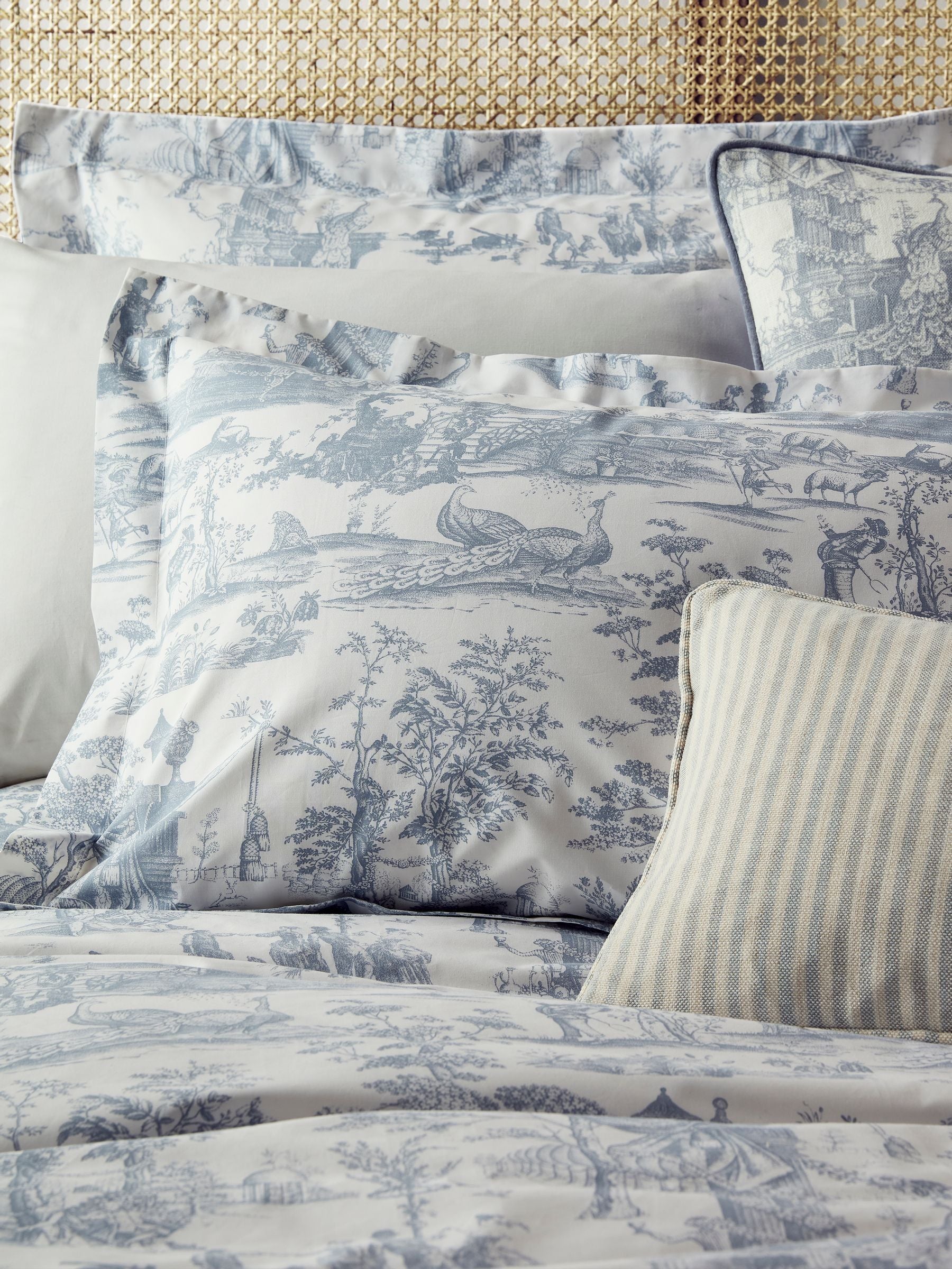 Laura Ashley Blue Toile duvet cover set, UK version
