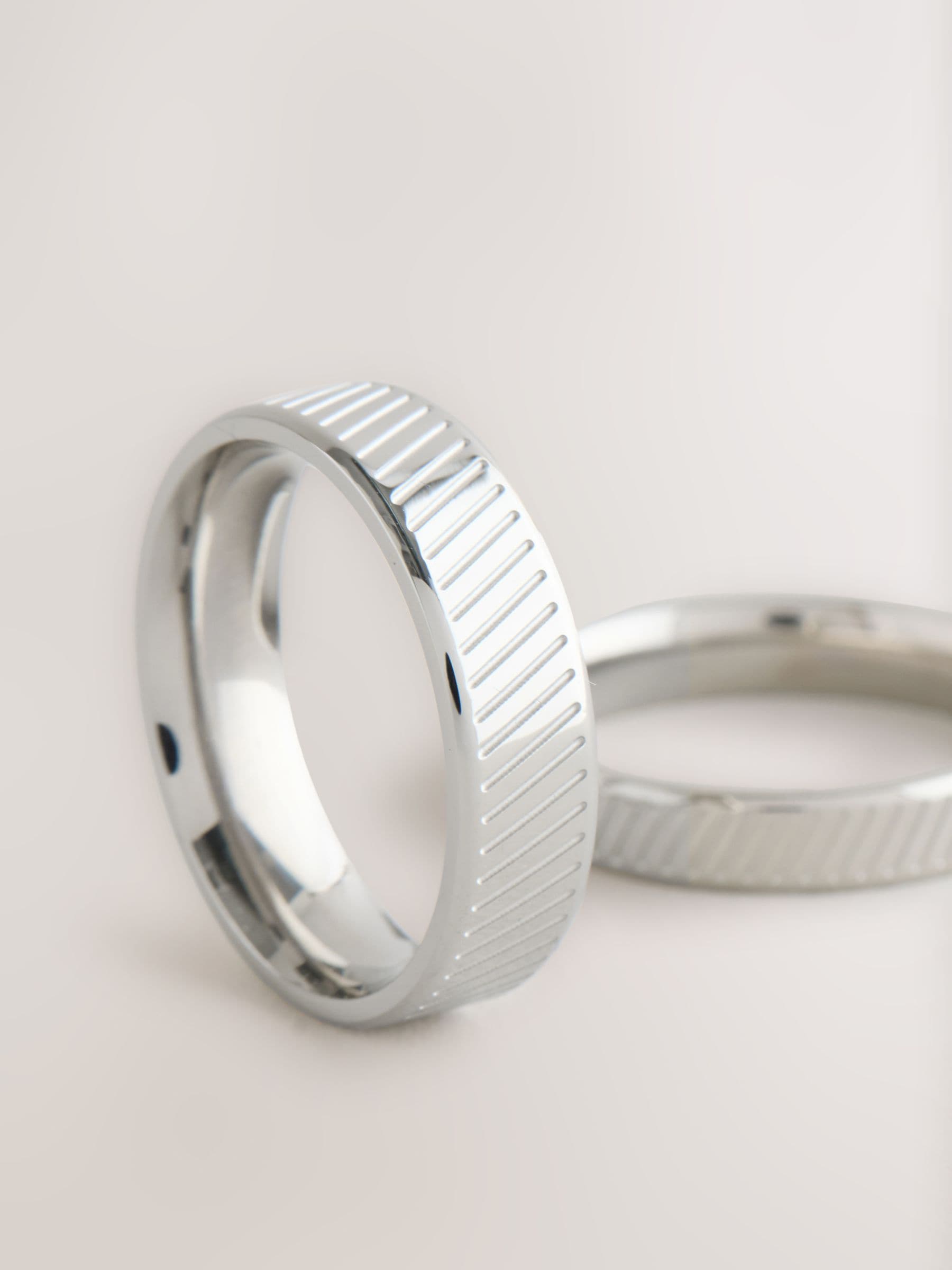 Stainless steel etched band hair bands pack (British brand)