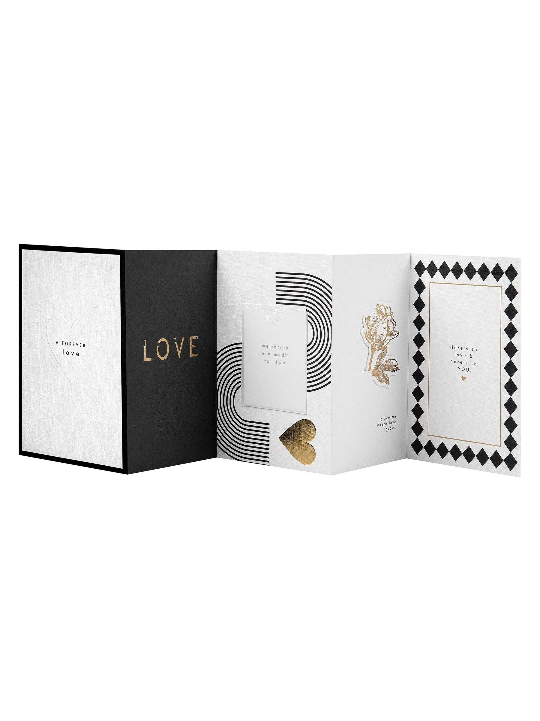 Hallmark Love Card Memento Luxe 17.3cm x 11.9cm, UK version