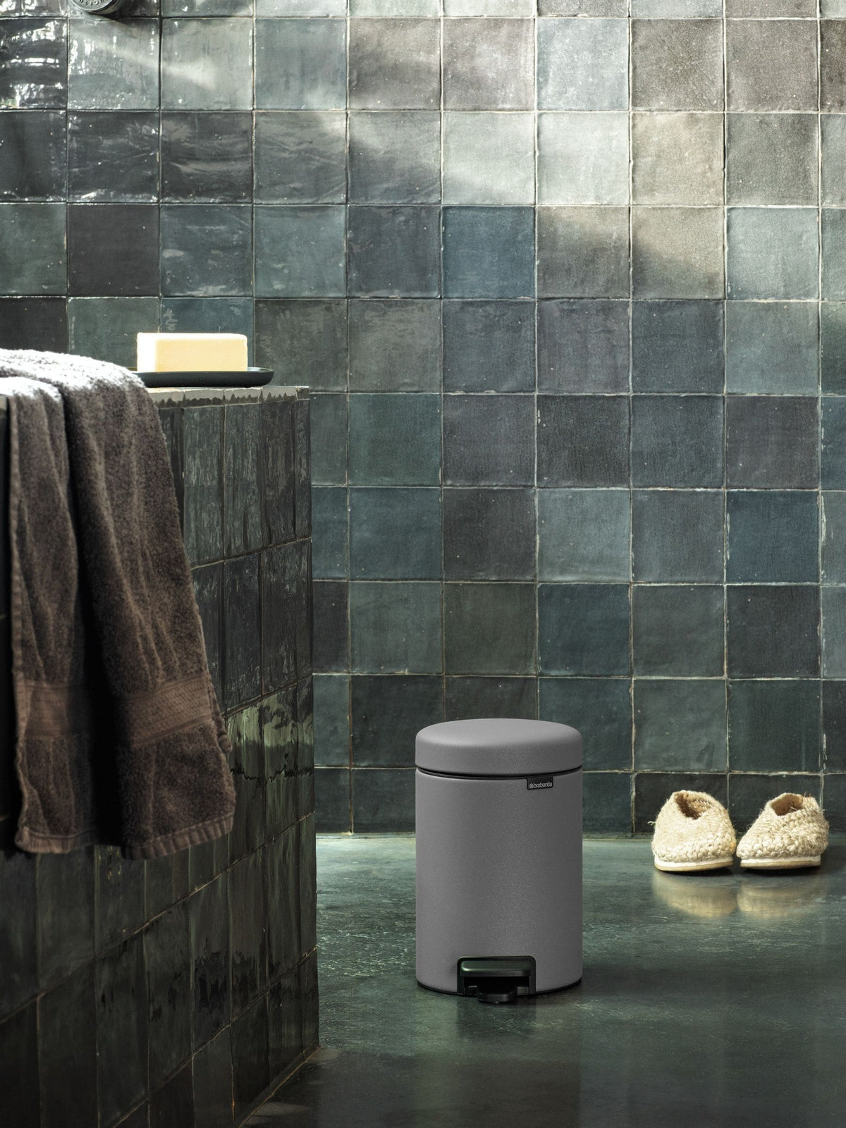 Brabantia Pedal Bin Mineral Concrete Grey 3L - British product