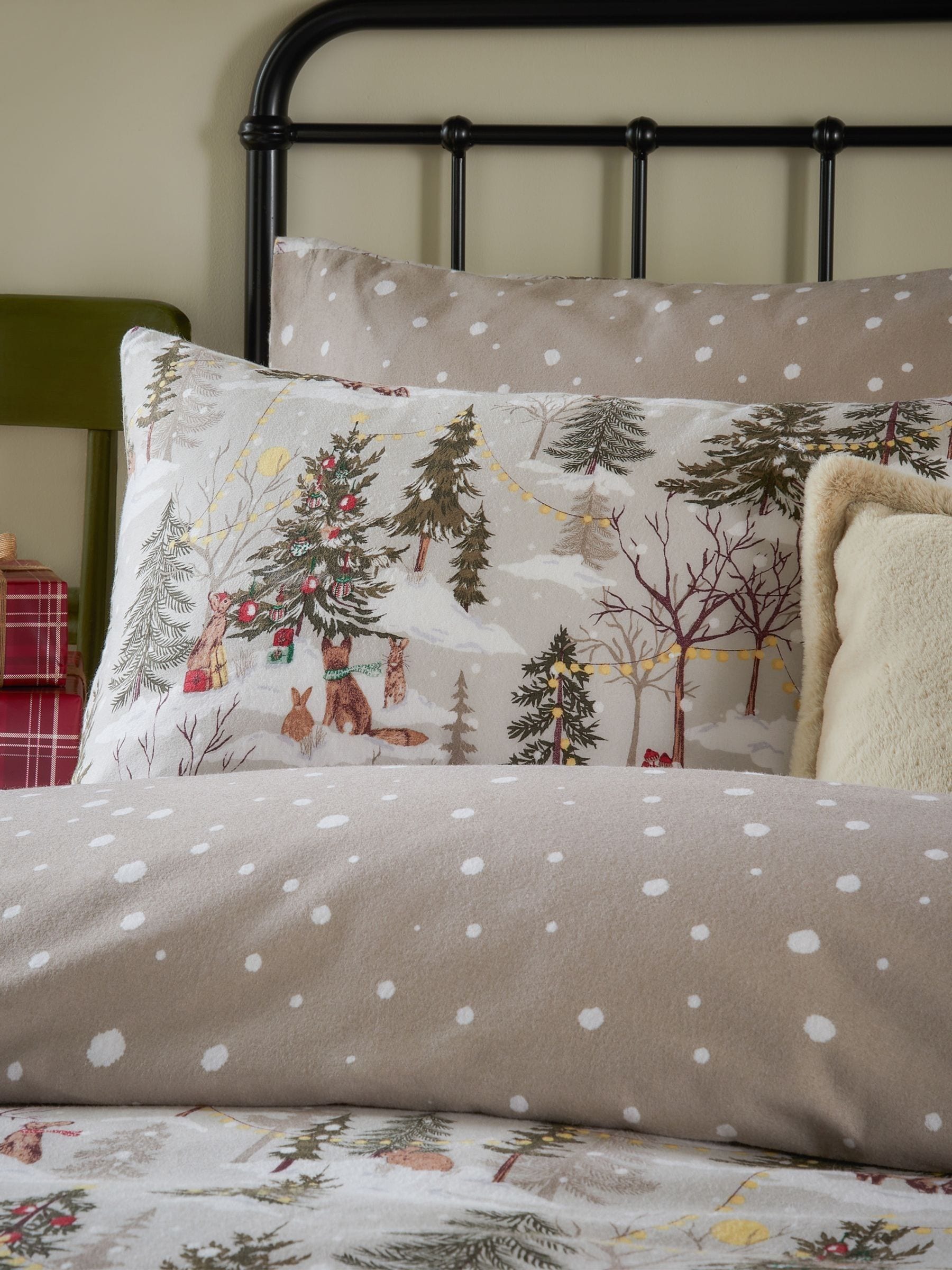 Furn forest festivities duvet cover and pillowcase set - British product