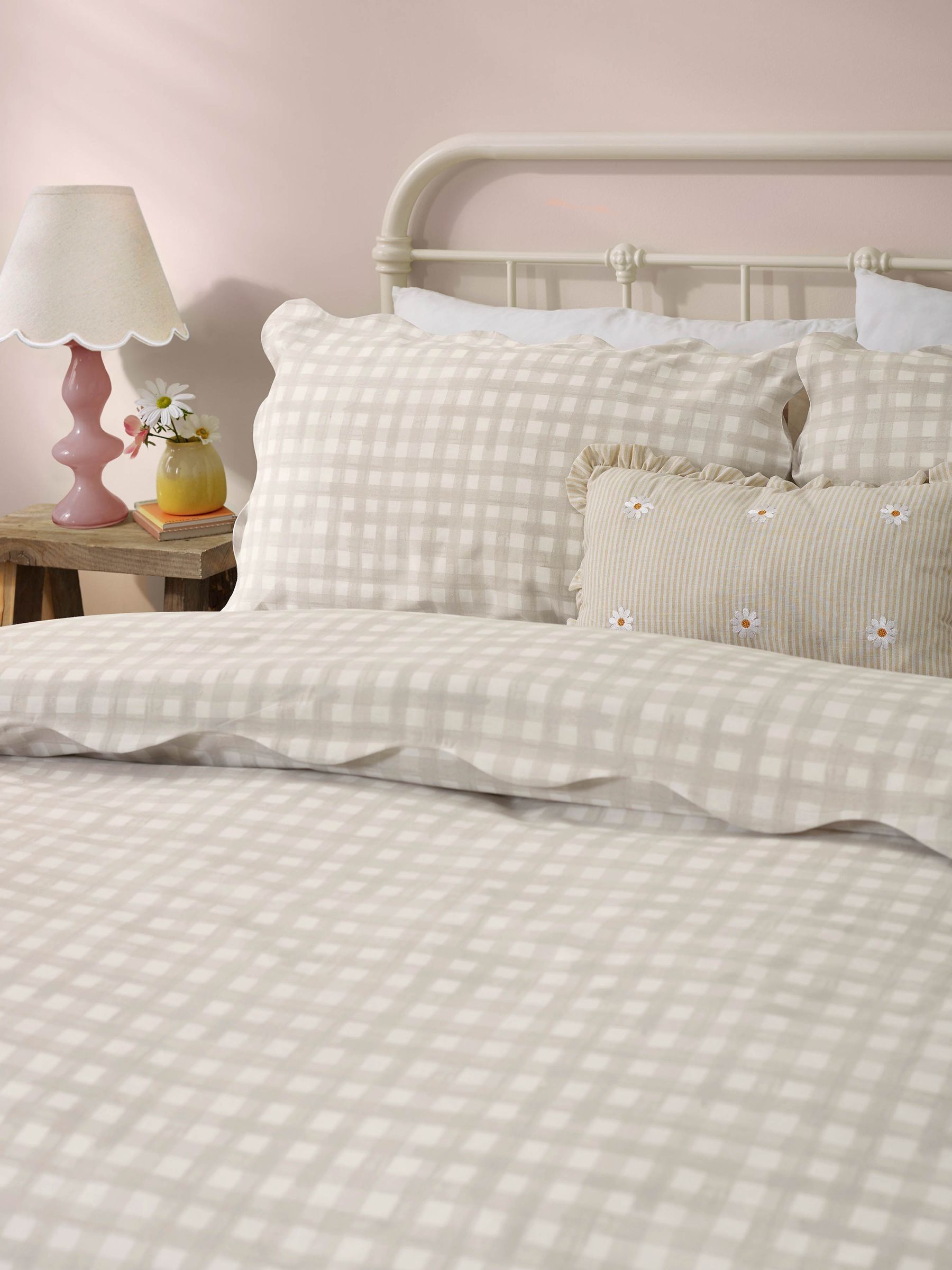 Furn Natural Scalloped Edge Gingham Duvet Set