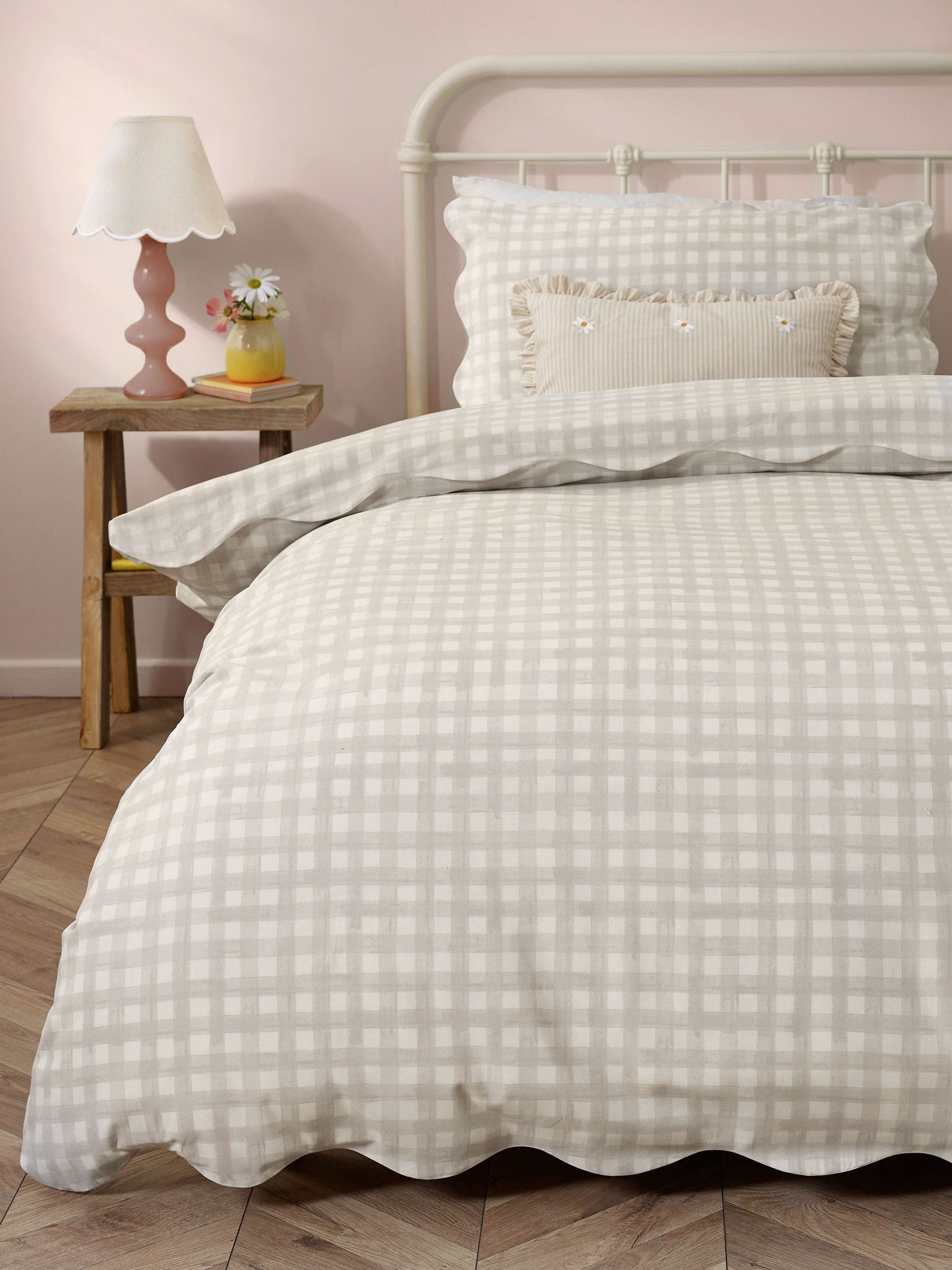 Furn Natural Scalloped Edge Gingham Duvet Set