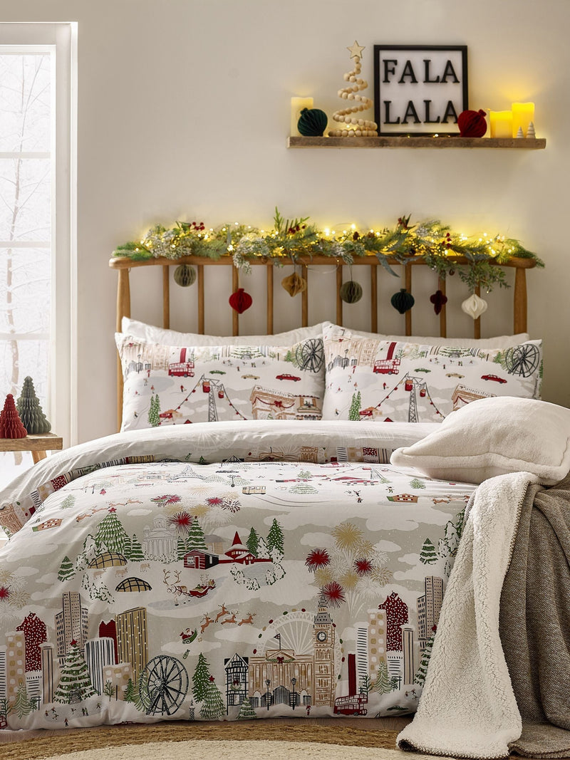Snow Berry Christmas Joy To All Reversible Duvet Cover and Pillowcase Set - British product