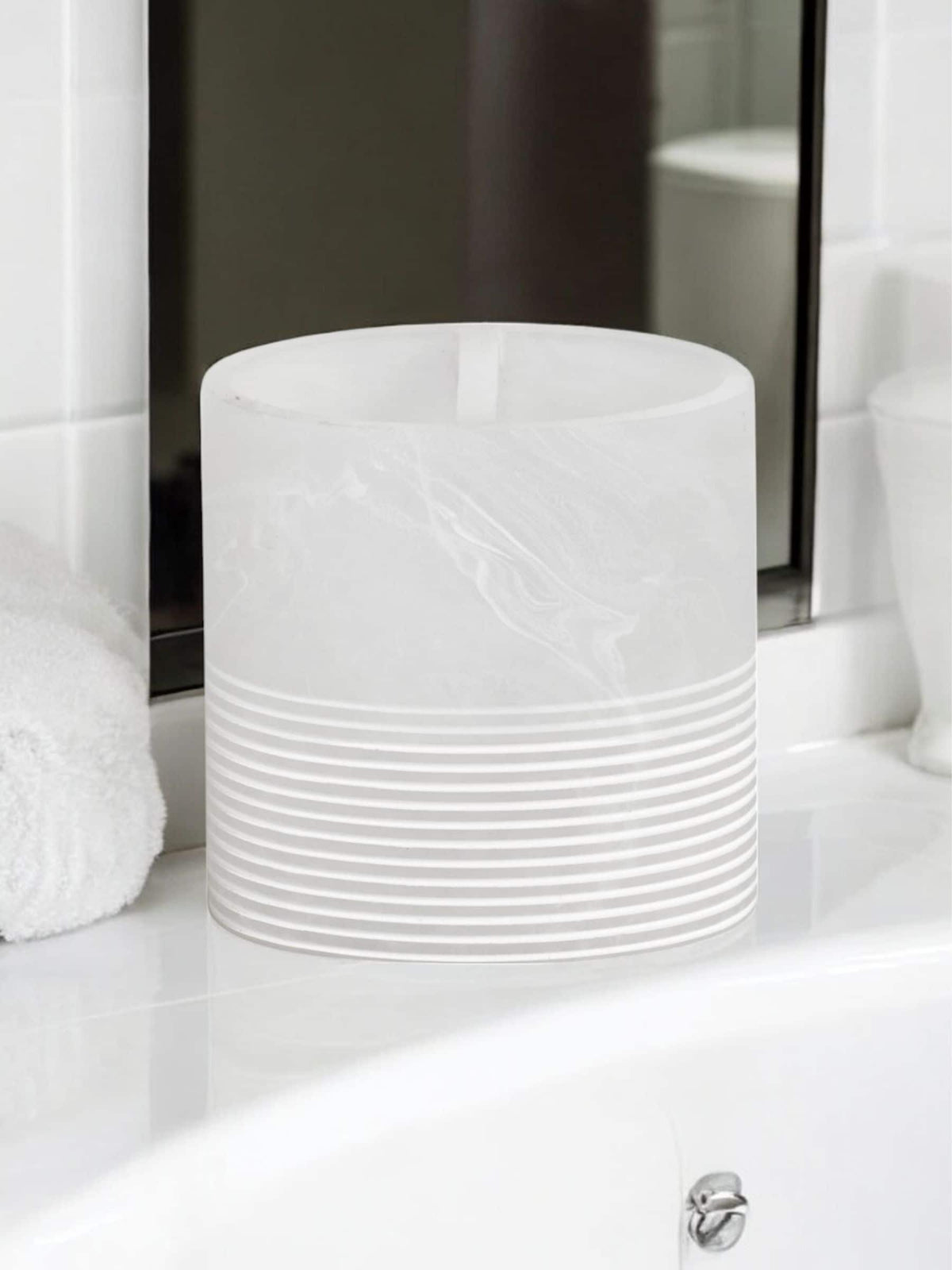 Showerdrape Frost Onyx White Bianco striped toothbrush holder size One (British brand)