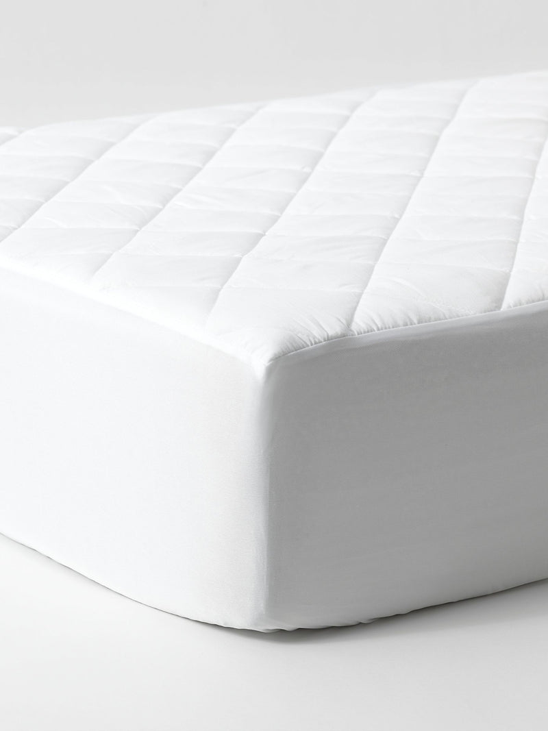 FBC Allergy Defence White Mattress Protector - British product