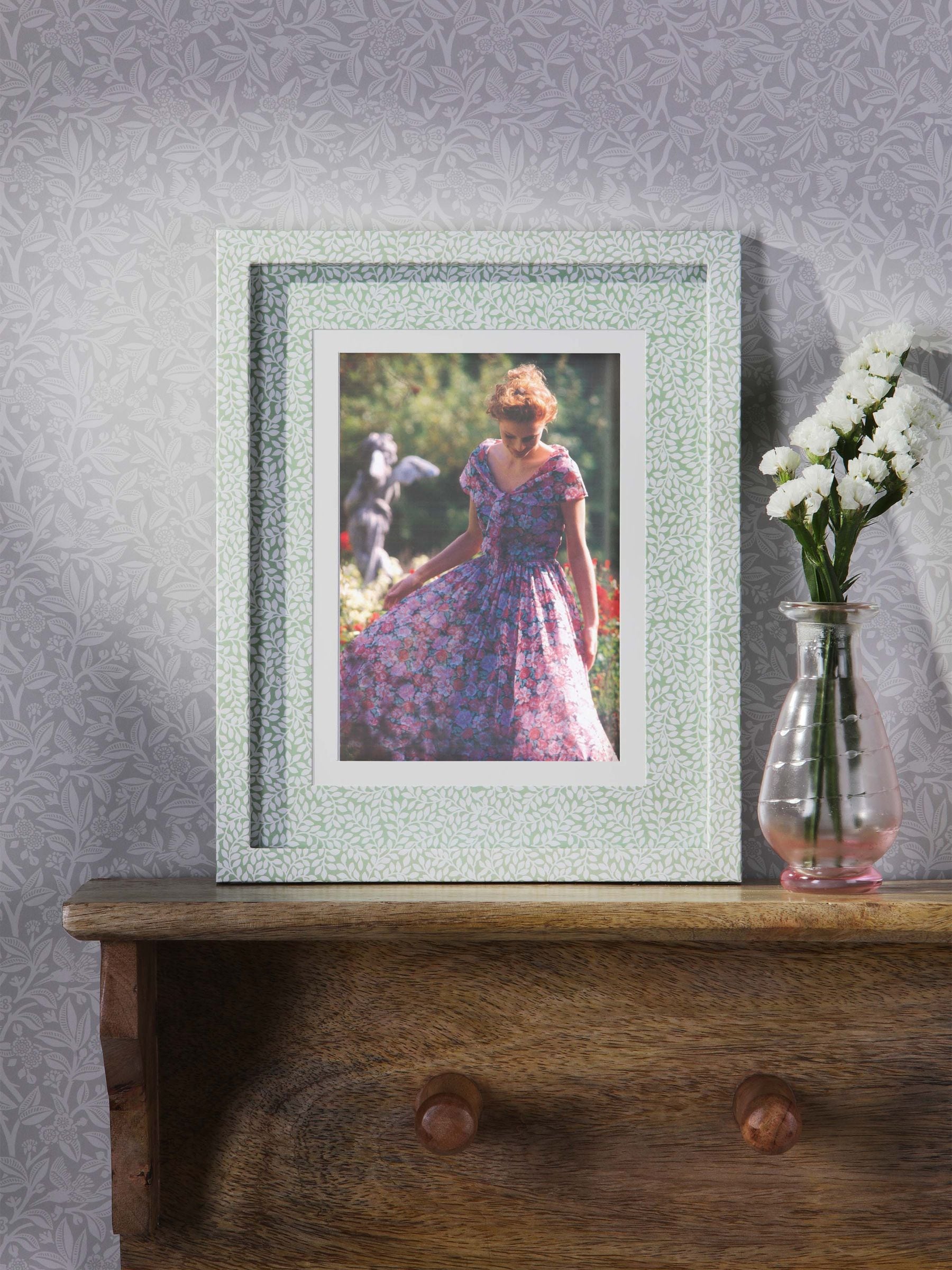 Laura Ashley Green Norton photo frame 5x7, UK version