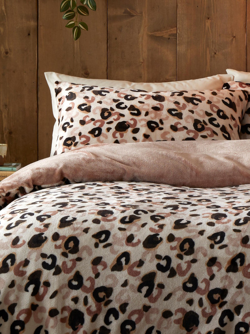 Fusion cosy leopard sherpa reverse duvet cover set - British product