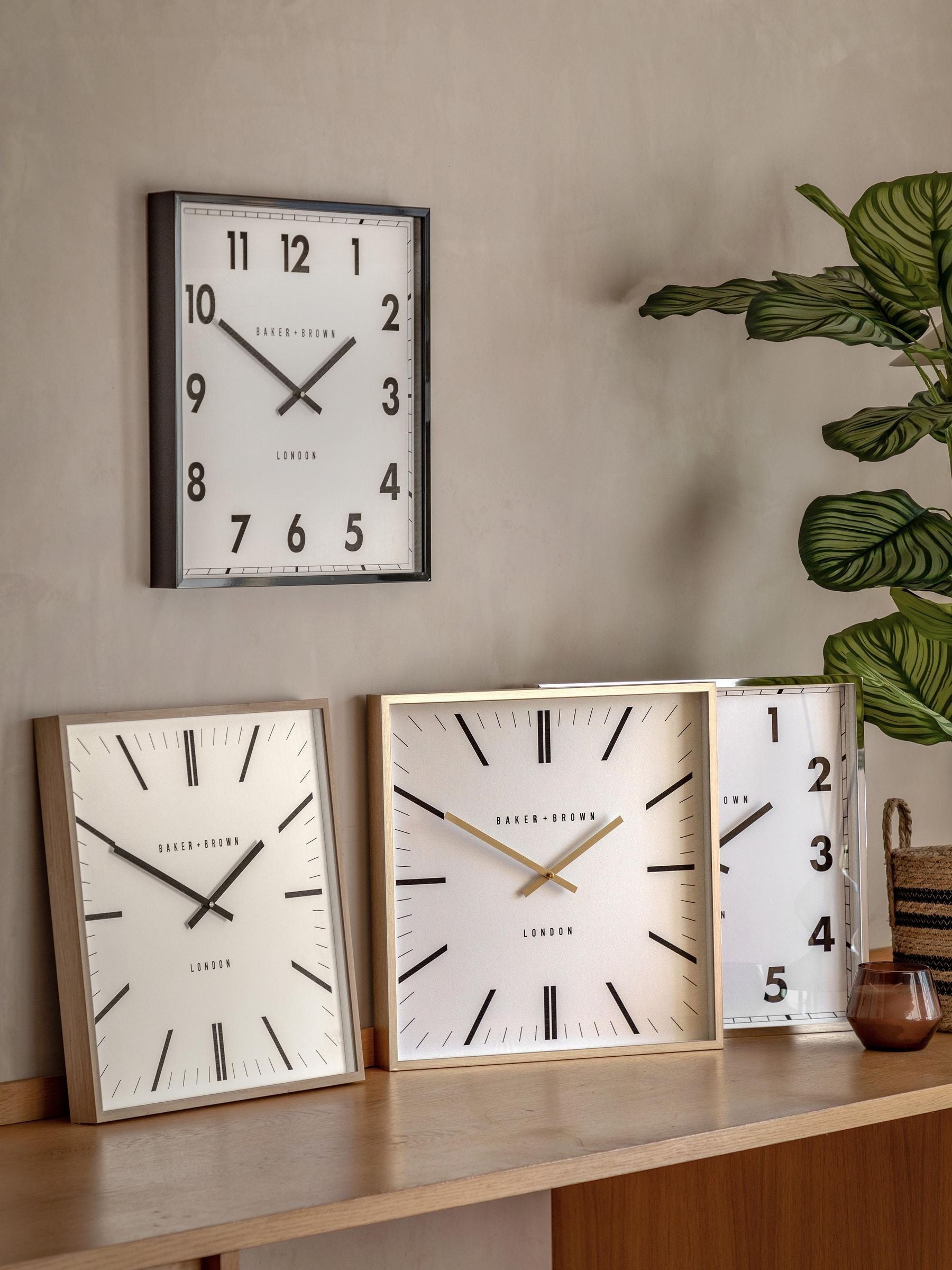 Gallery Home Chrome Pinehurst Wall Clock