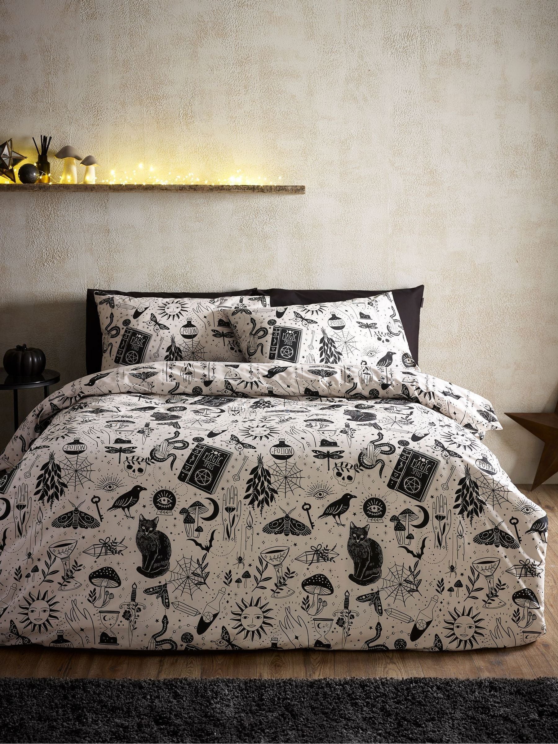 Catherine Lansfield Black/Natural Enchanted Witchcraft Reversible Duvet Cover Set - British product