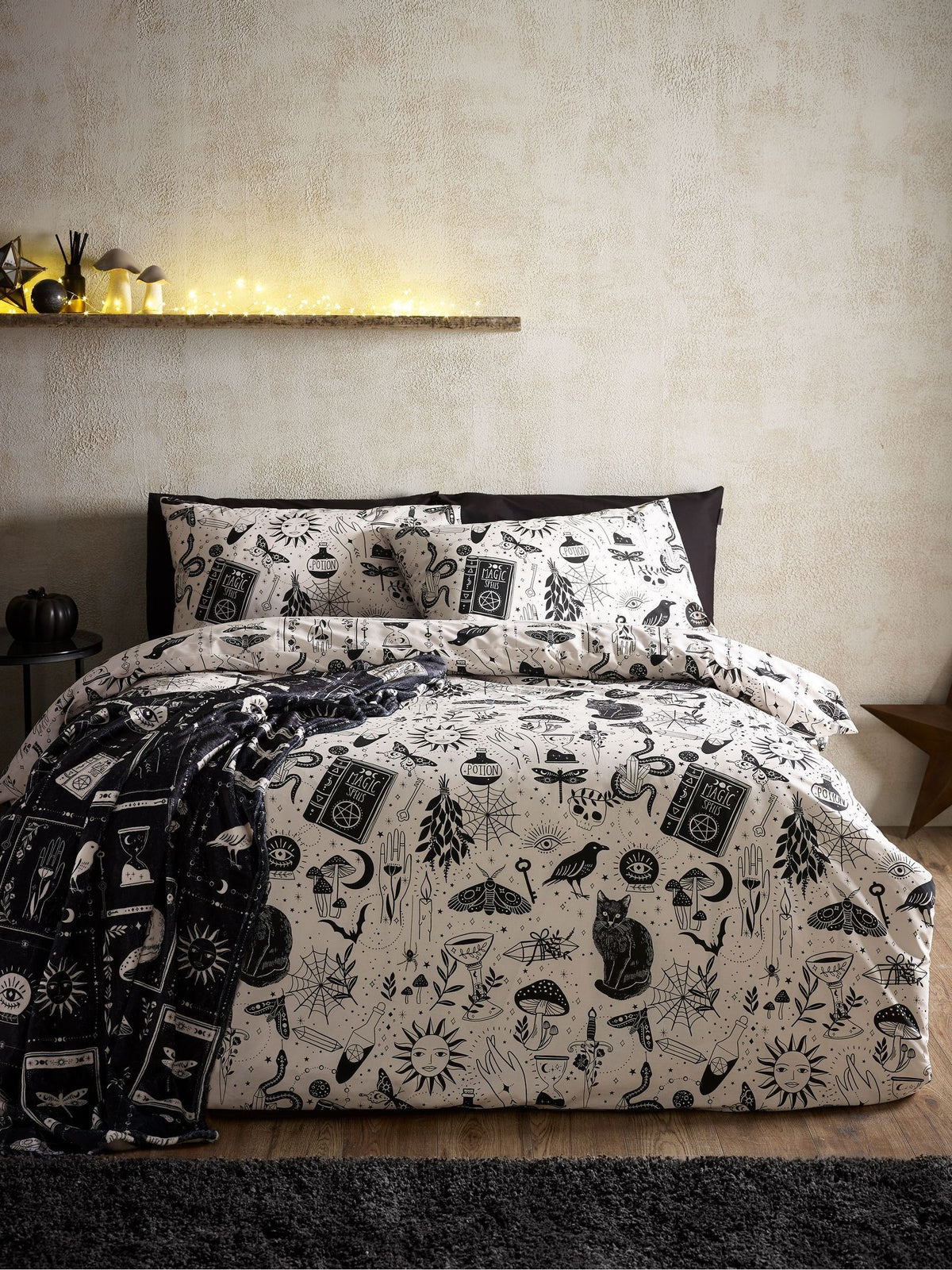 Catherine Lansfield Black/Natural Enchanted Witchcraft Reversible Duvet Cover Set - British product
