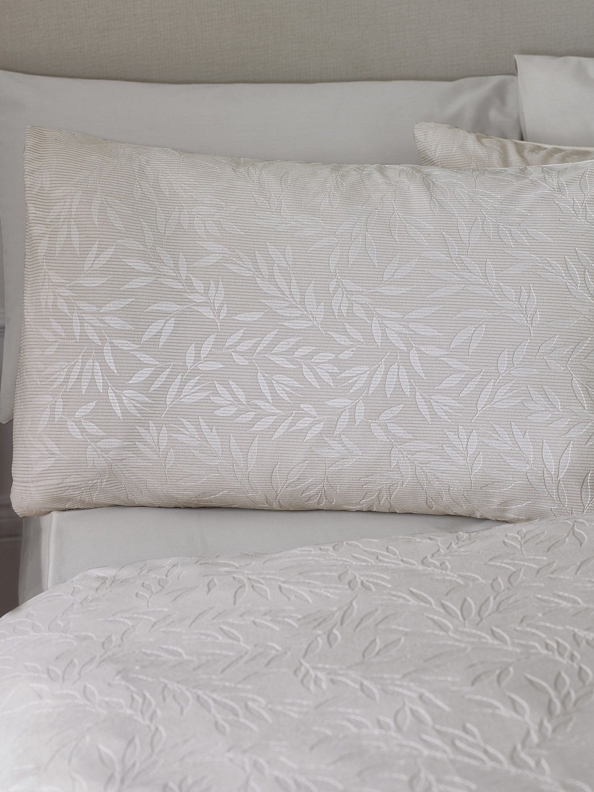 Catherine Lansfield champagne gold embossed leaves duvet set - British product
