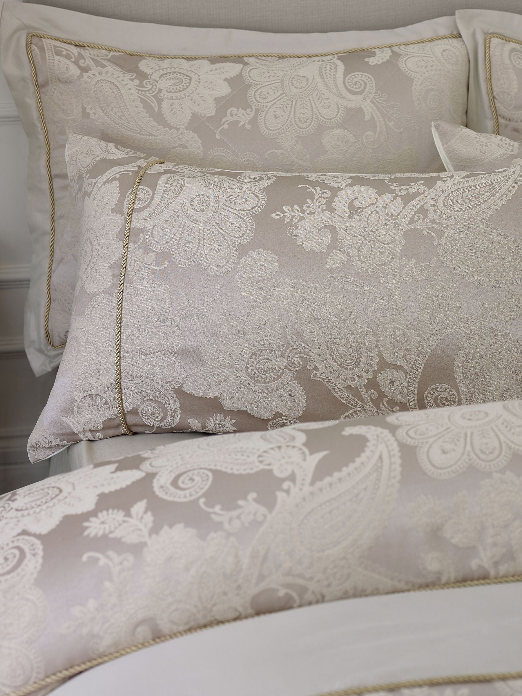 Catherine Lansfield Champagne Gold Opulent Jacquard duvet cover set - British product