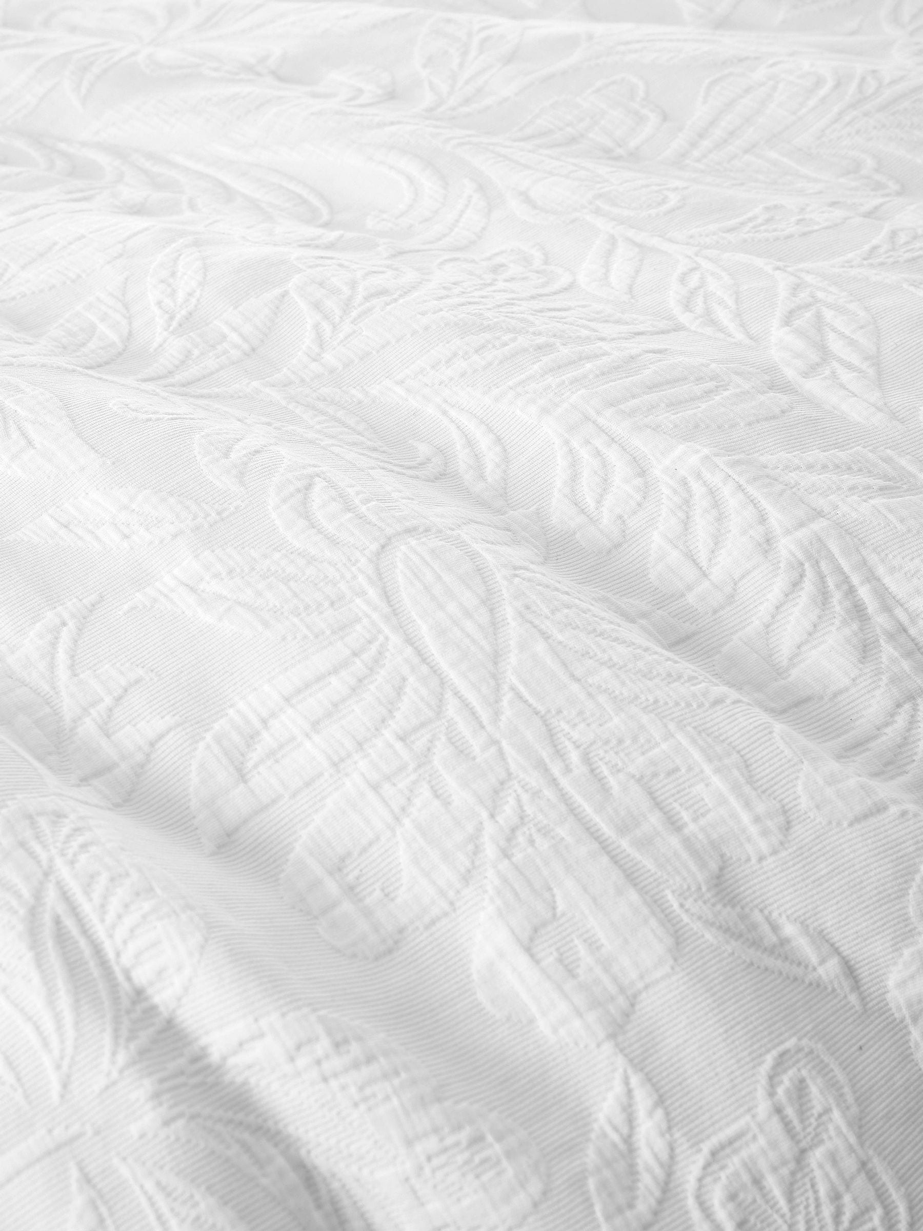 Bianca white fleur matelassé jacquard duvet cover set - British product