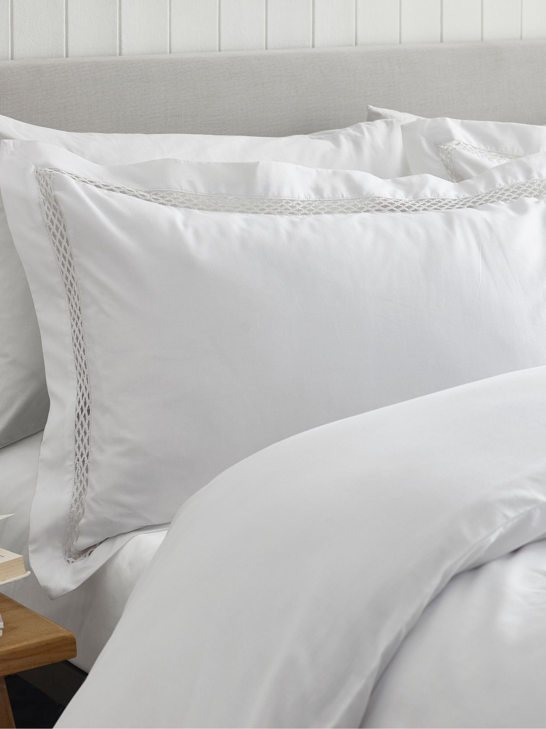 Catherine Lansfield White Classic Lattice Lace Duvet Cover Set - British product