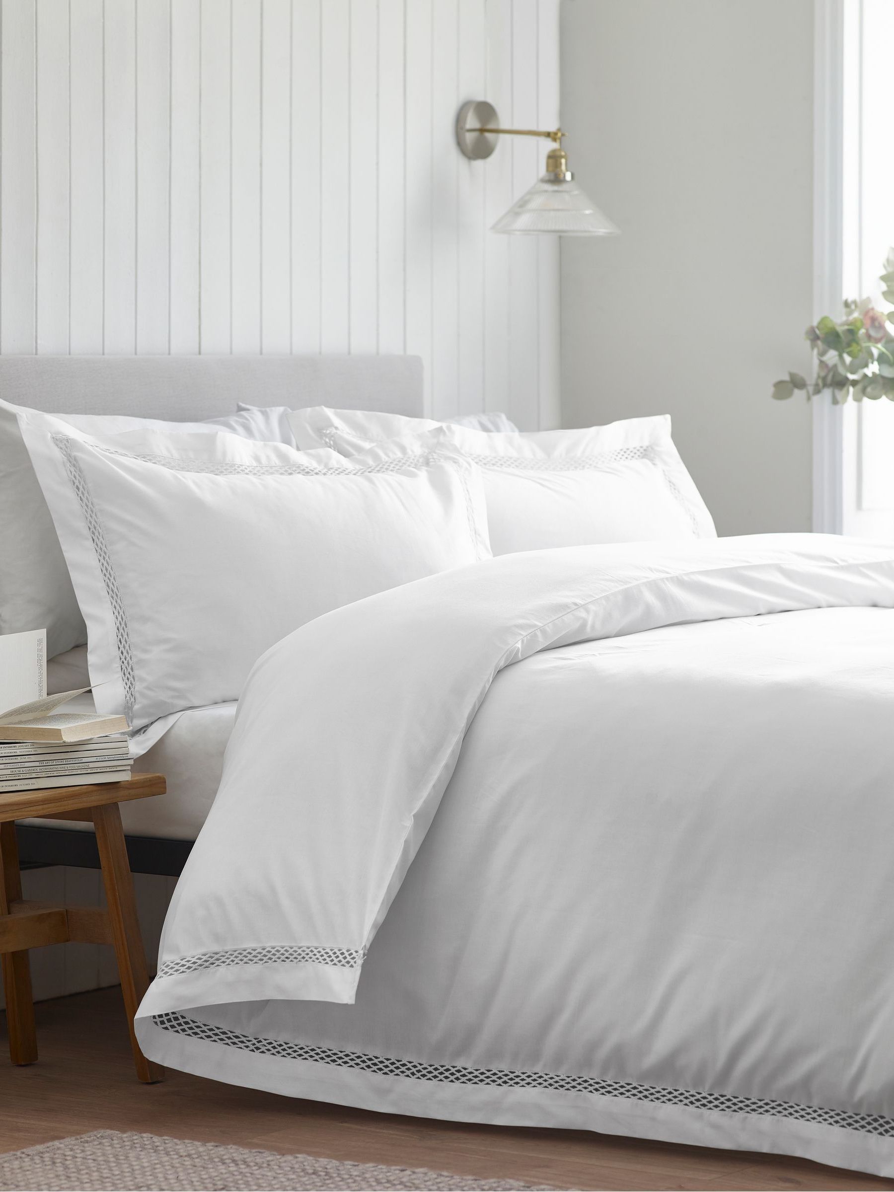 Catherine Lansfield White Classic Lattice Lace Duvet Cover Set - British product