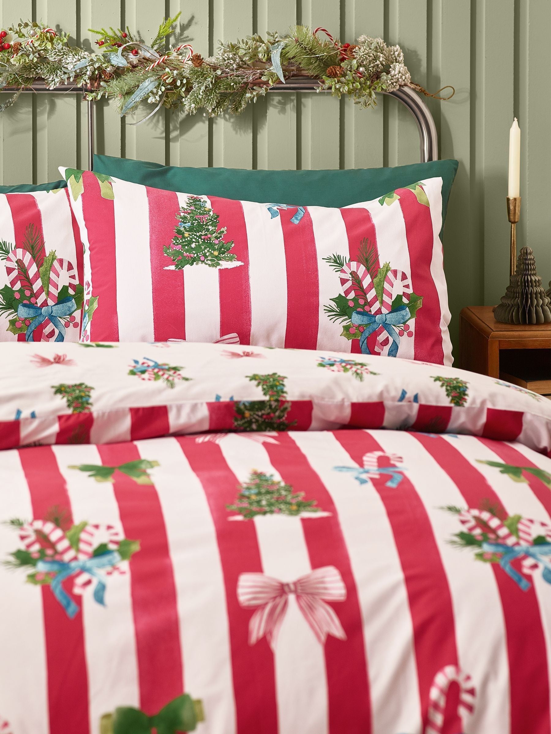Catherine Lansfield Red Christmas Stripe Reversible Duvet Cover Set - British product
