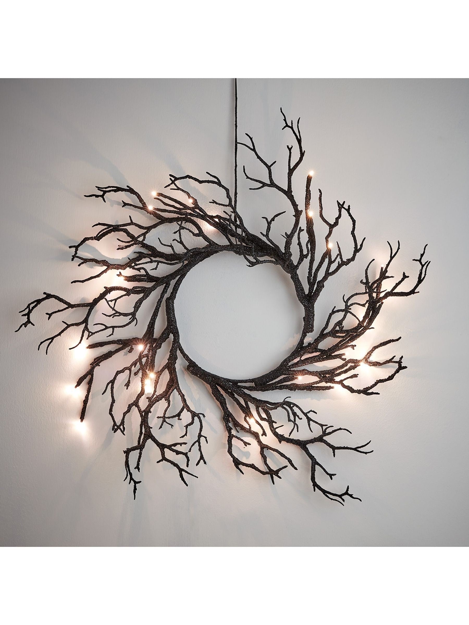 Lights4fun pre-lit black twig Halloween wreath 40cm, UK version
