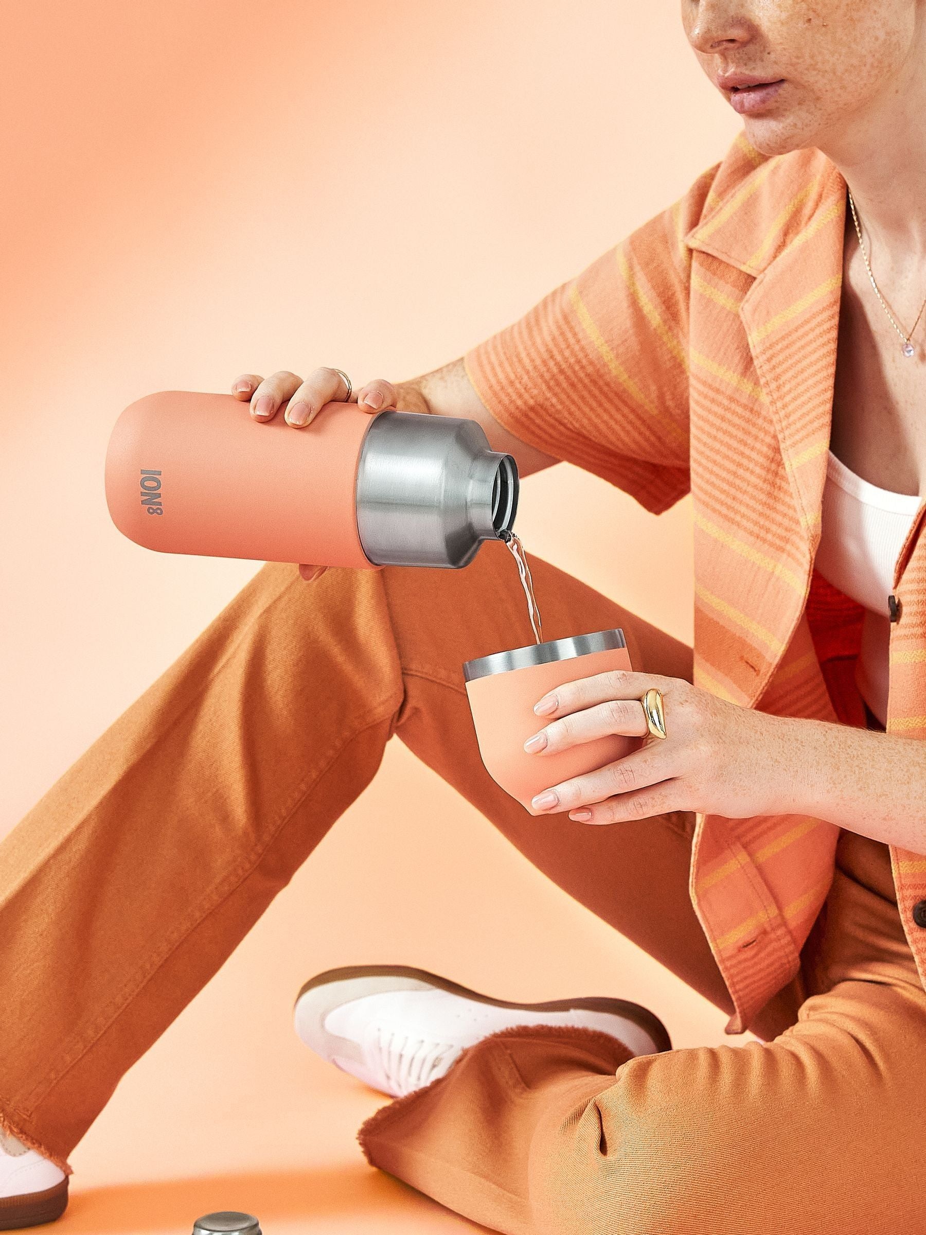 Ion8 Coral vacuum insulated flask and mug set 700ml/300ml, UK version